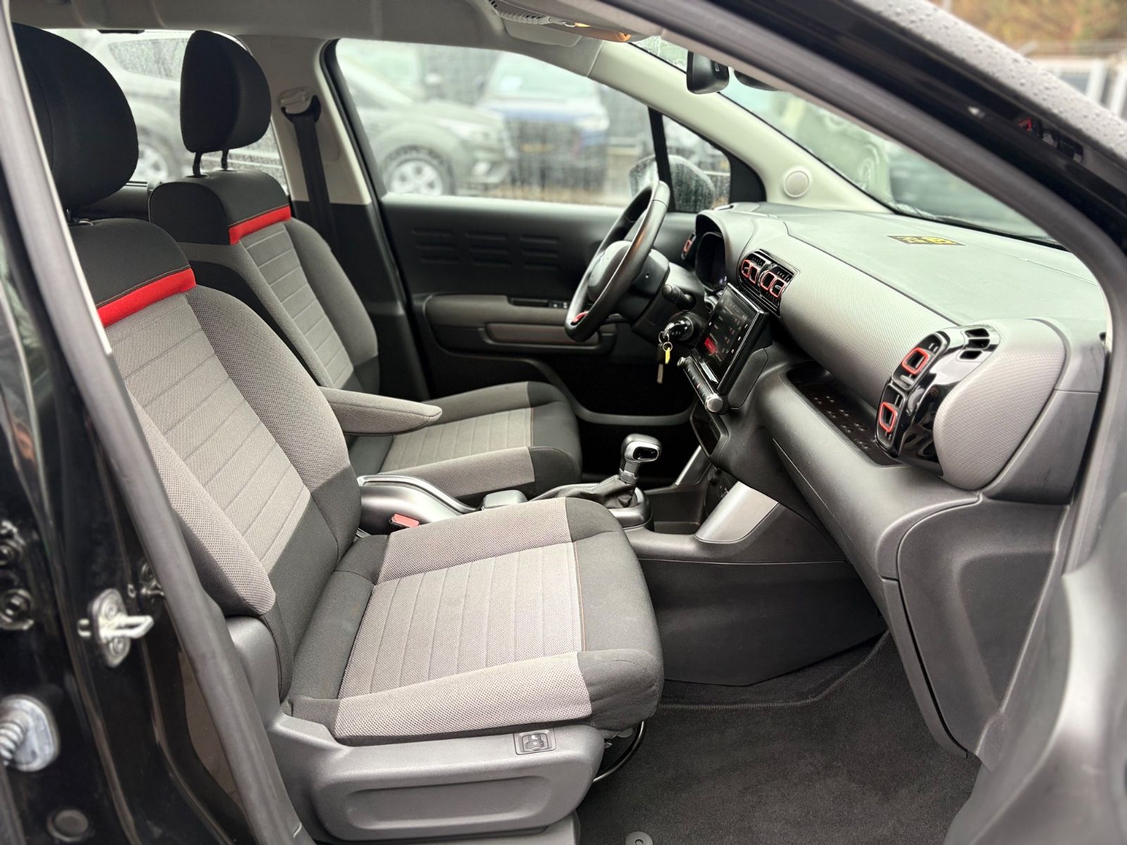Fahrzeugabbildung Citroën C3 AIRCROSS FEEL*AUTOMATIK*PDC*SITZHEIZUNG*TOP*