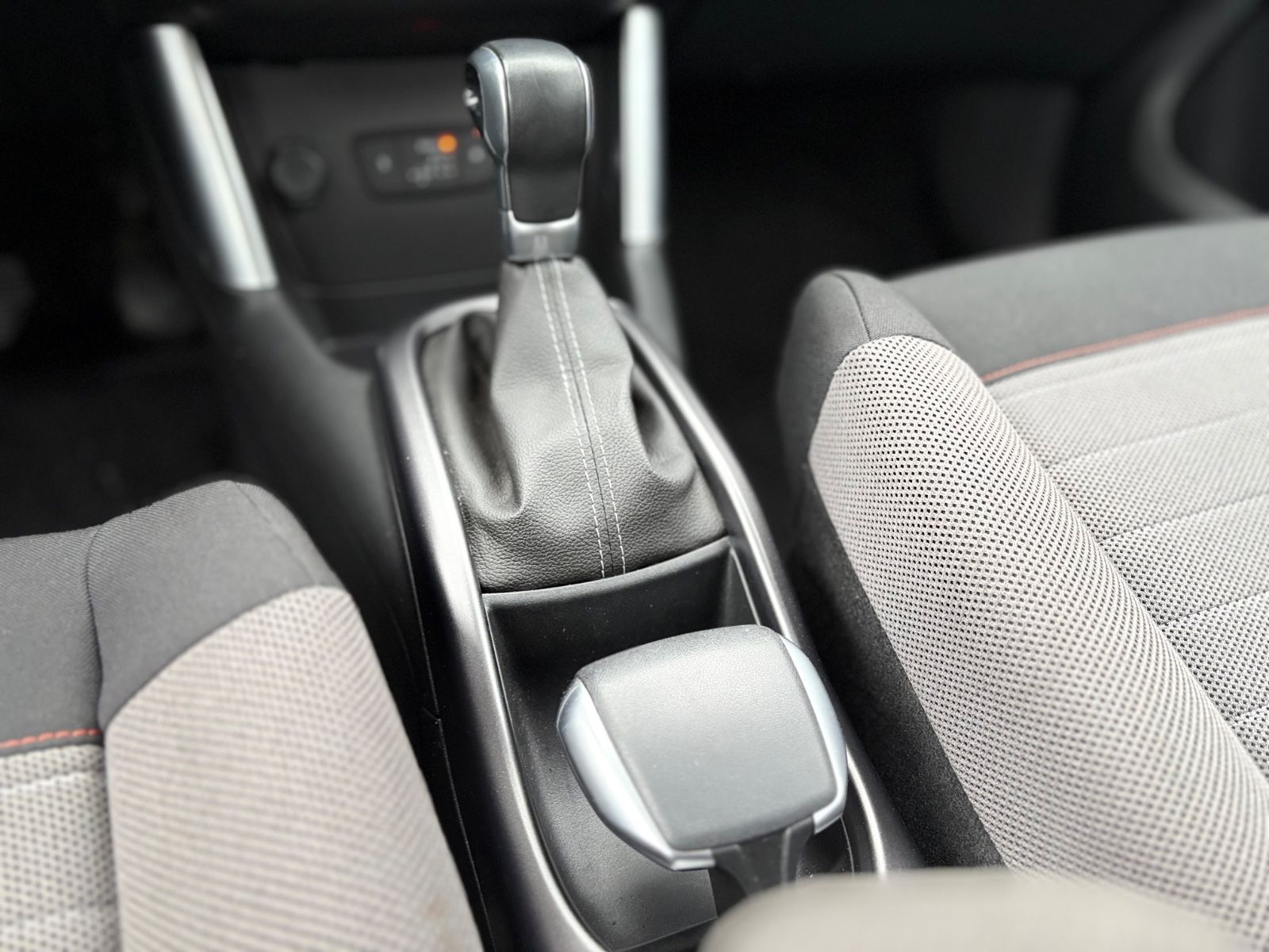 Fahrzeugabbildung Citroën C3 AIRCROSS FEEL*AUTOMATIK*PDC*SITZHEIZUNG*TOP*