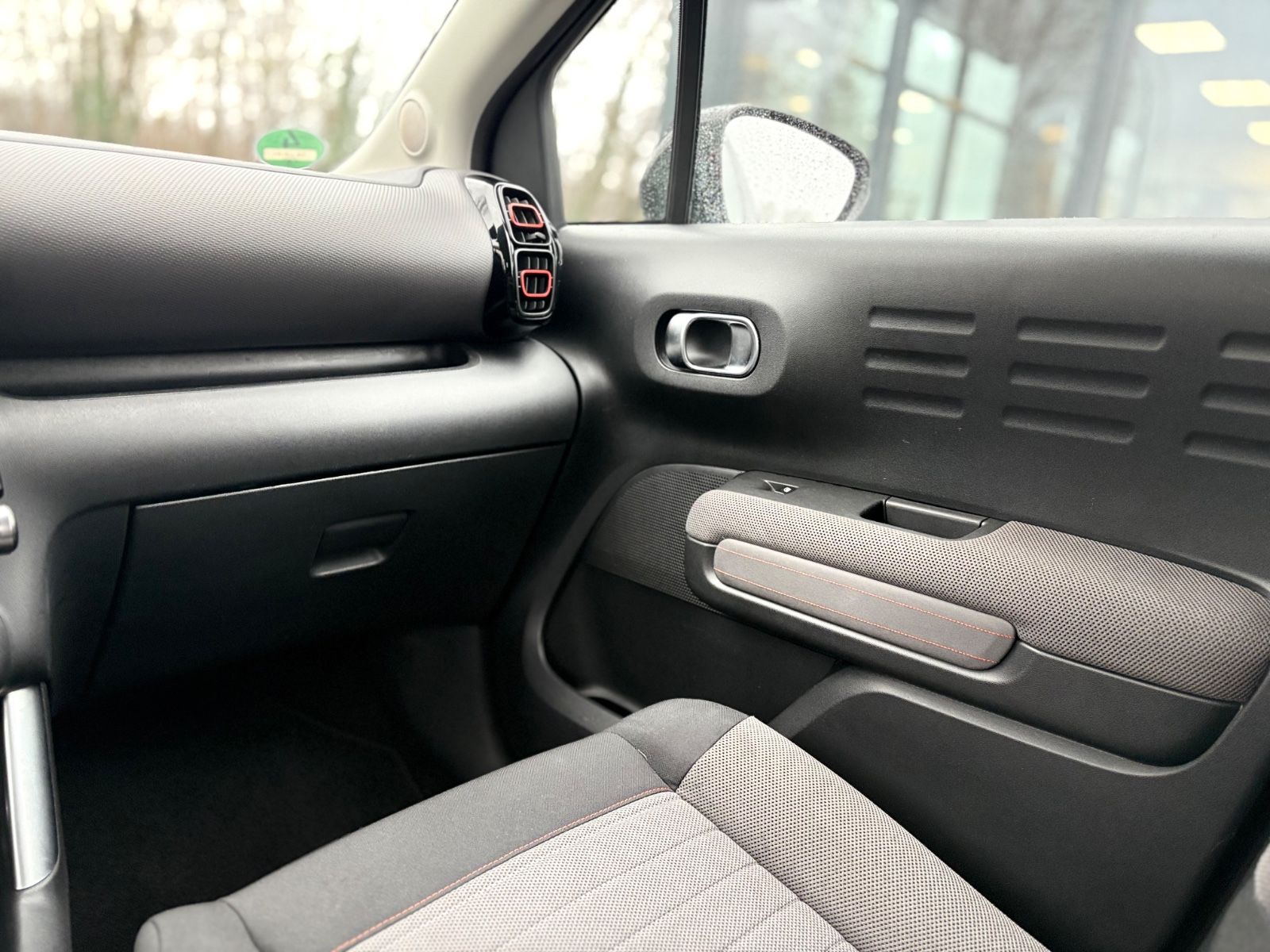 Fahrzeugabbildung Citroën C3 AIRCROSS FEEL*AUTOMATIK*PDC*SITZHEIZUNG*TOP*