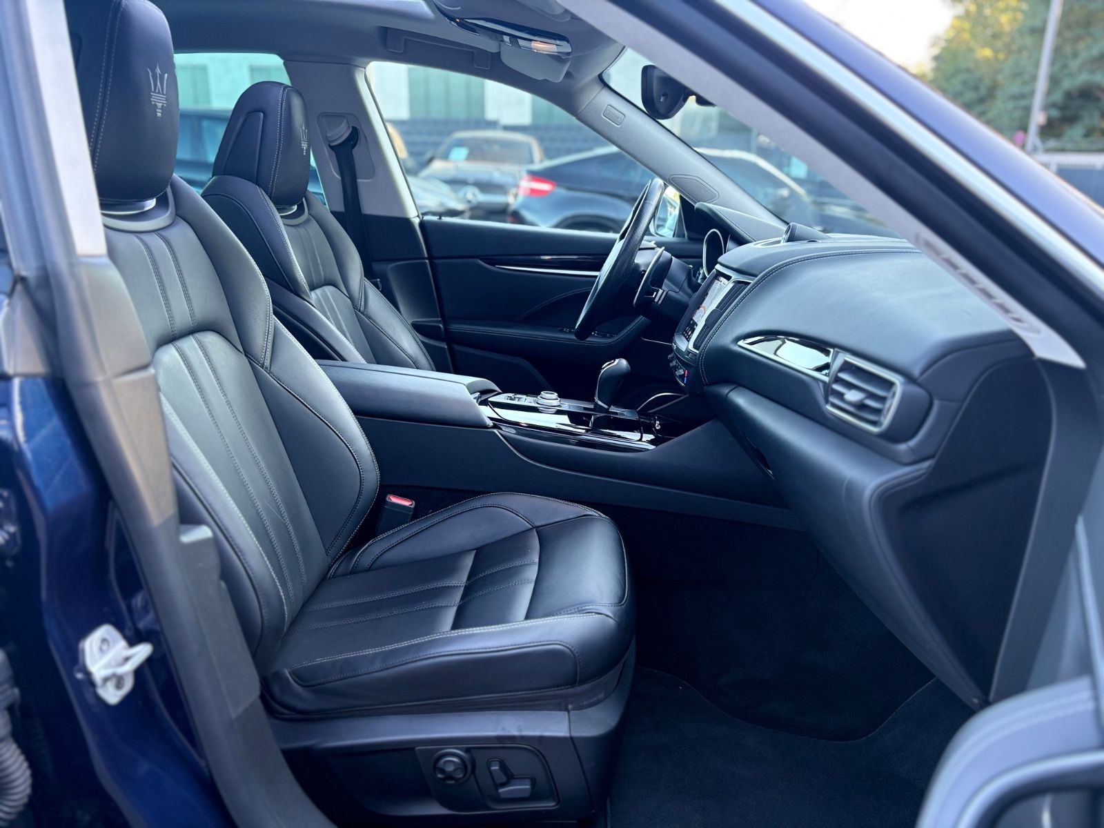 Fahrzeugabbildung Maserati LEVANTE GRANSPORT Q4 *LED*PANO*LUFT*VOLL*