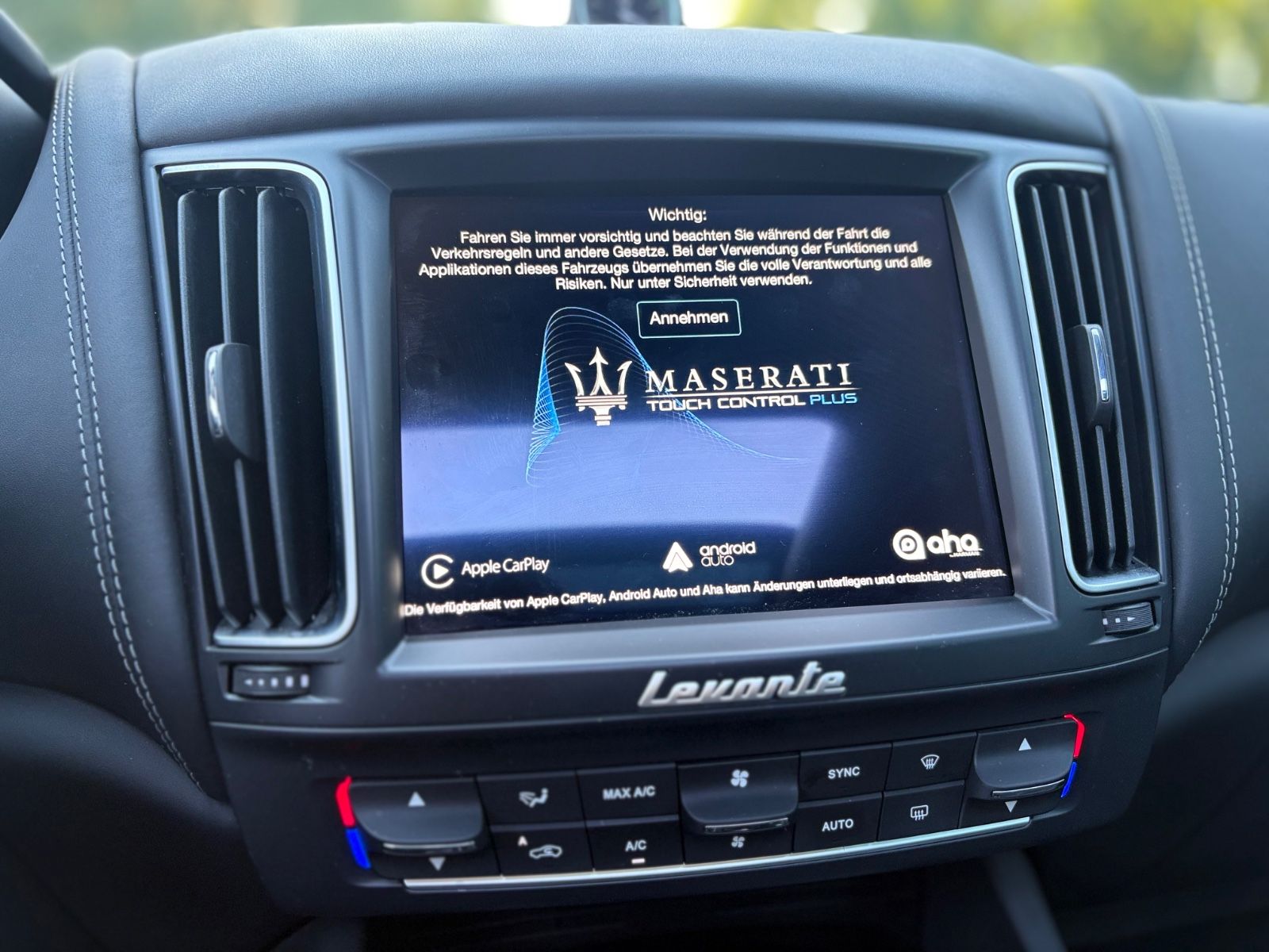 Fahrzeugabbildung Maserati LEVANTE GRANSPORT Q4 *LED*PANO*LUFT*VOLL*