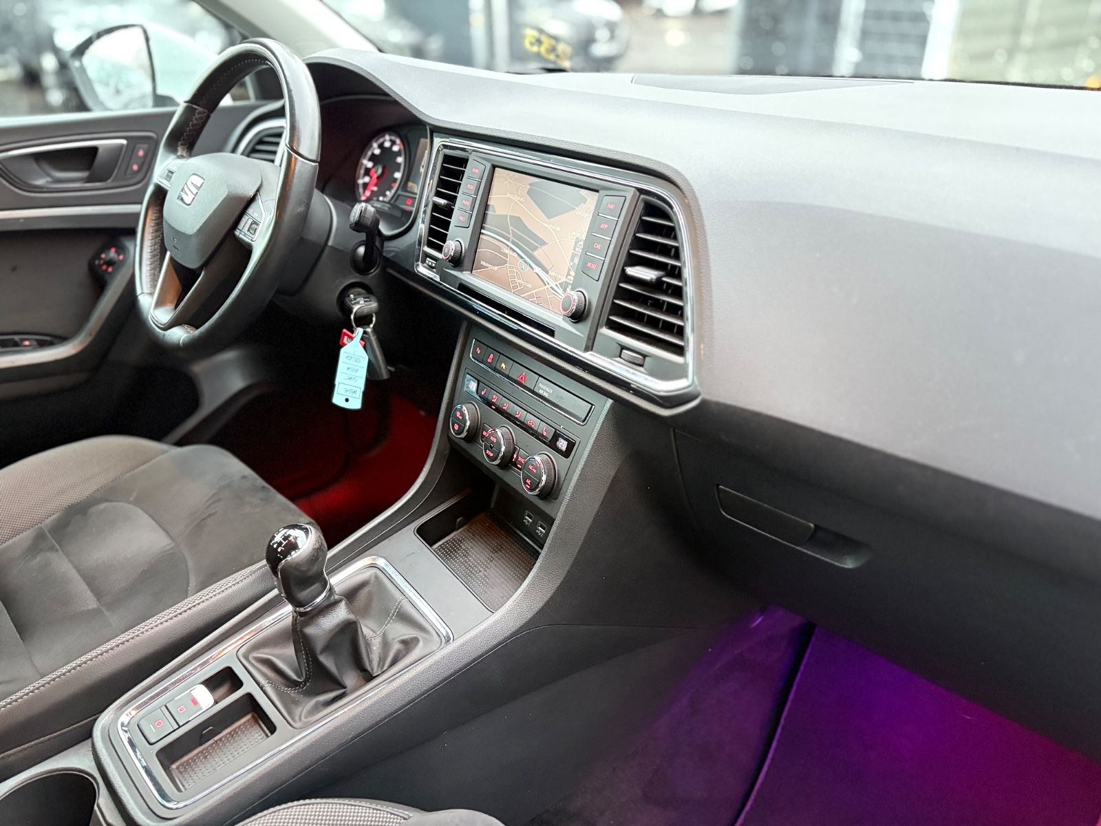 Fahrzeugabbildung SEAT ATECA STYLE *LED*NAVI*KAMERA*SITZHEIZUNG*