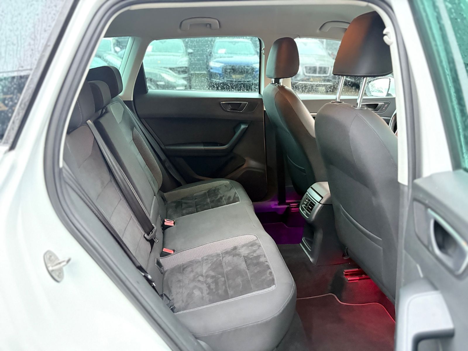 Fahrzeugabbildung SEAT ATECA STYLE *LED*NAVI*KAMERA*SITZHEIZUNG*