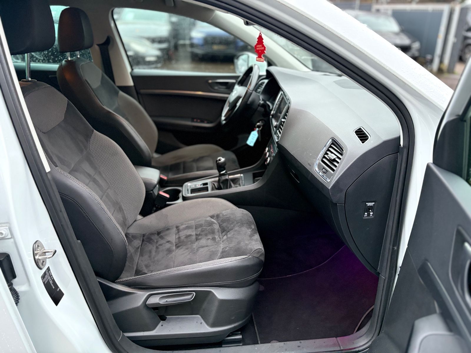 Fahrzeugabbildung SEAT ATECA STYLE *LED*NAVI*KAMERA*SITZHEIZUNG*