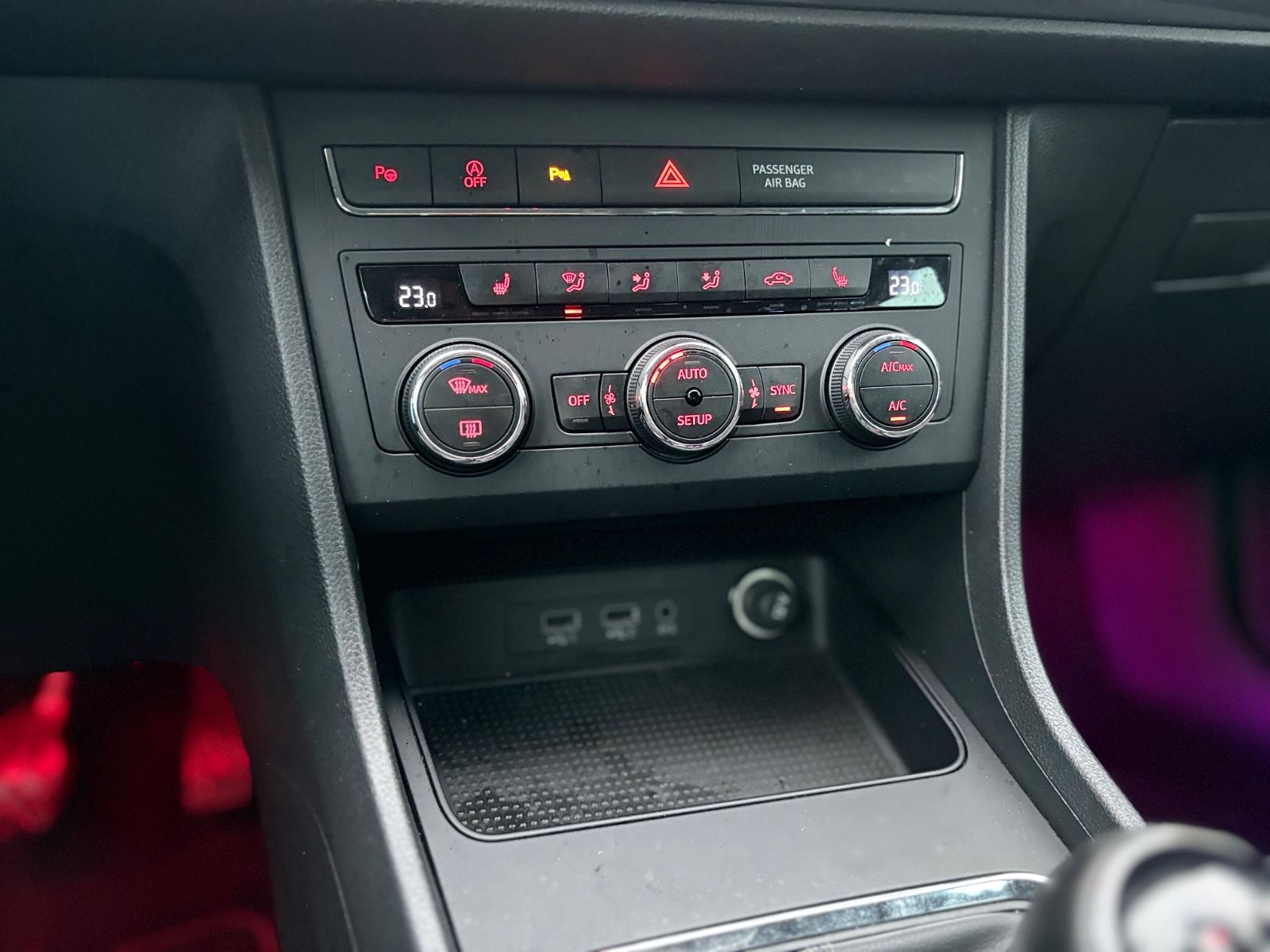 Fahrzeugabbildung SEAT ATECA STYLE *LED*NAVI*KAMERA*SITZHEIZUNG*