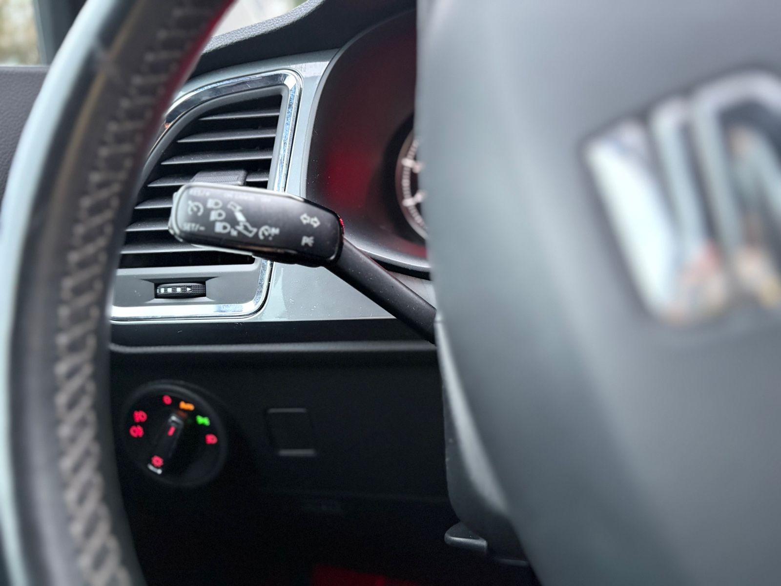 Fahrzeugabbildung SEAT ATECA STYLE *LED*NAVI*KAMERA*SITZHEIZUNG*