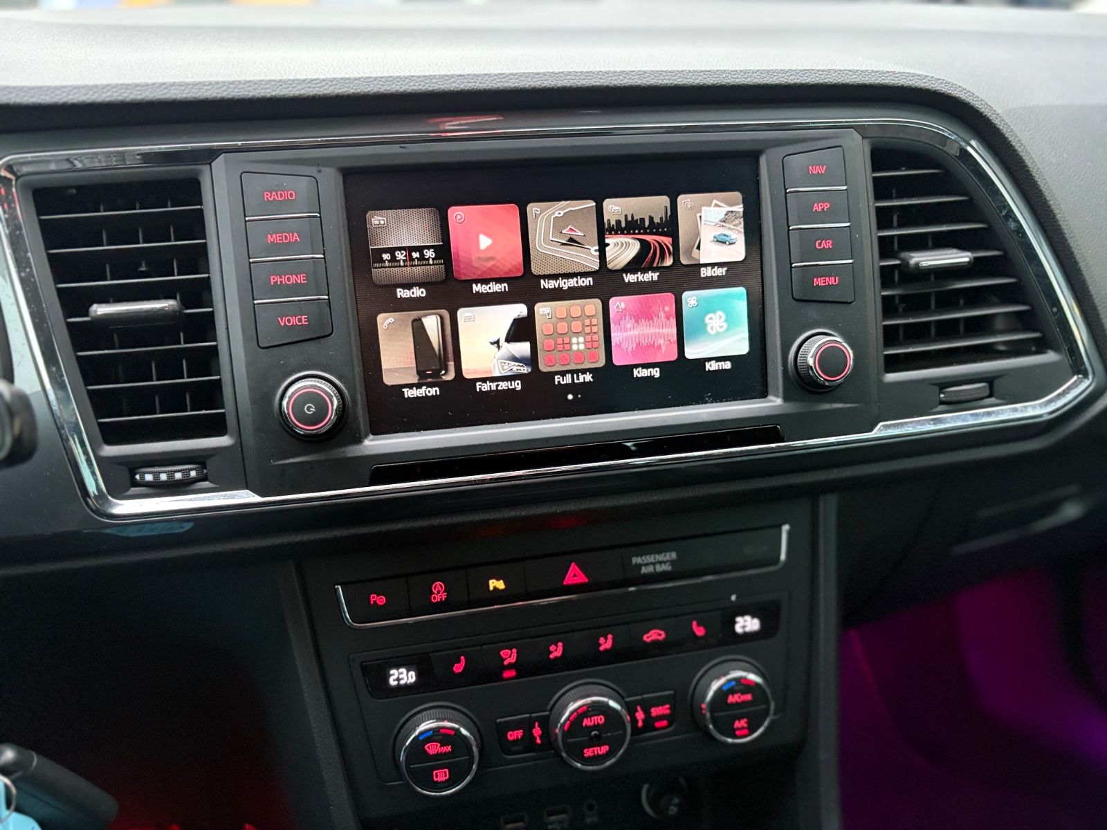 Fahrzeugabbildung SEAT ATECA STYLE *LED*NAVI*KAMERA*SITZHEIZUNG*