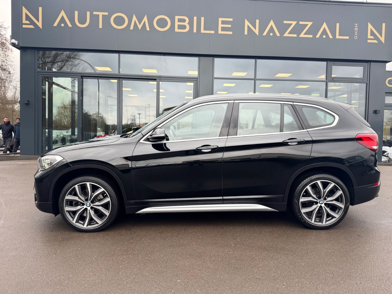 Fahrzeugabbildung BMW X1 xDrive 25 i XLINE*FACELIFT*1.HD*LED*LEDER*AUT