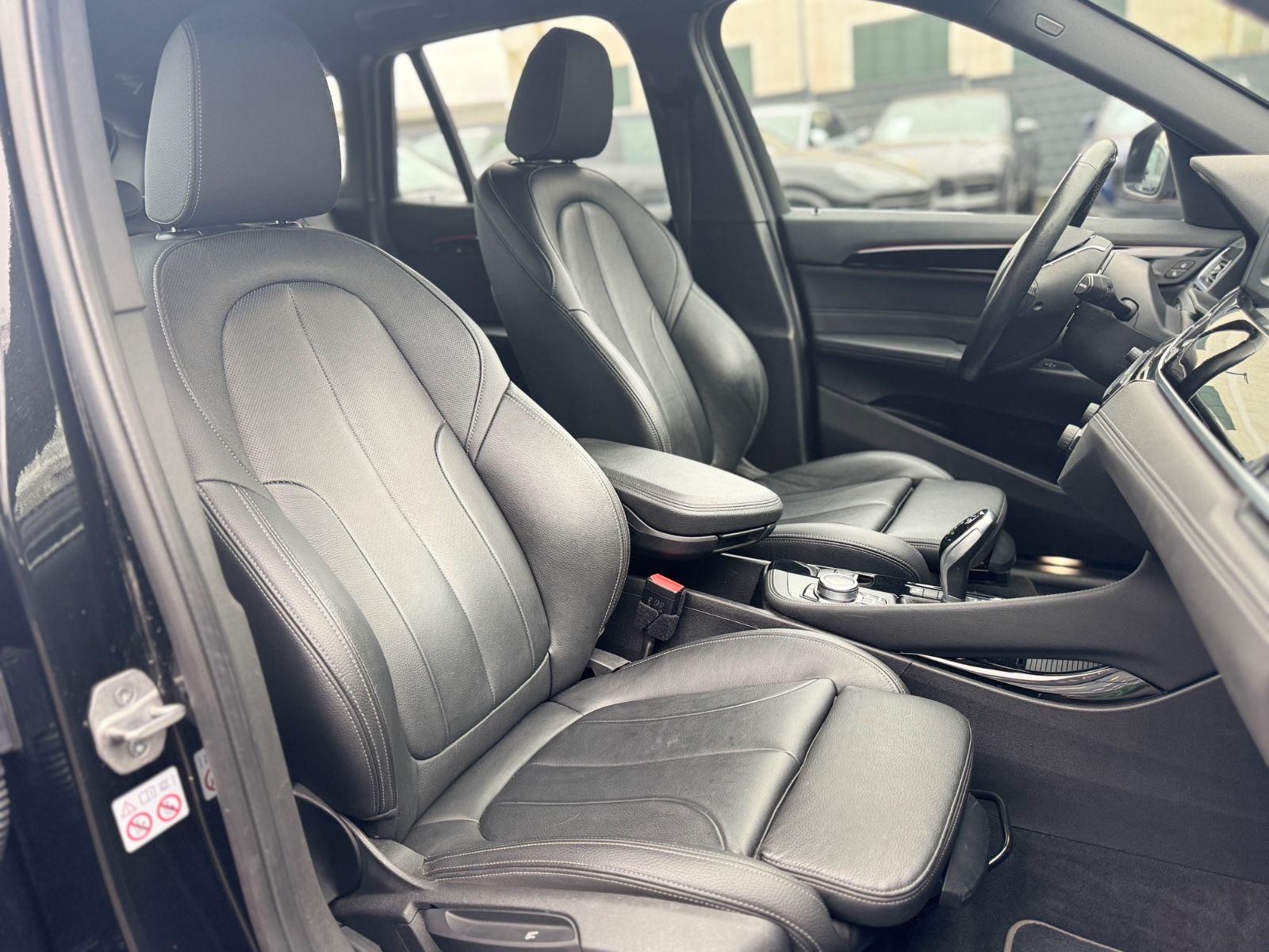 Fahrzeugabbildung BMW X1 xDrive 25 i XLINE*FACELIFT*1.HD*LED*LEDER*AUT