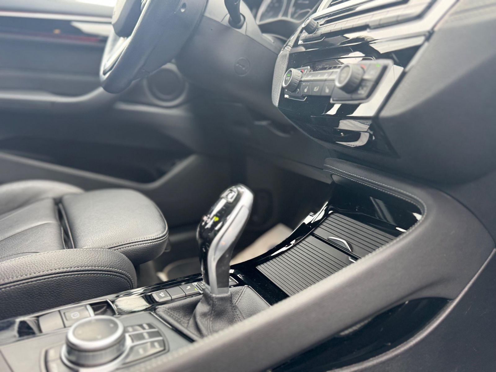 Fahrzeugabbildung BMW X1 xDrive 25 i XLINE*FACELIFT*1.HD*LED*LEDER*AUT