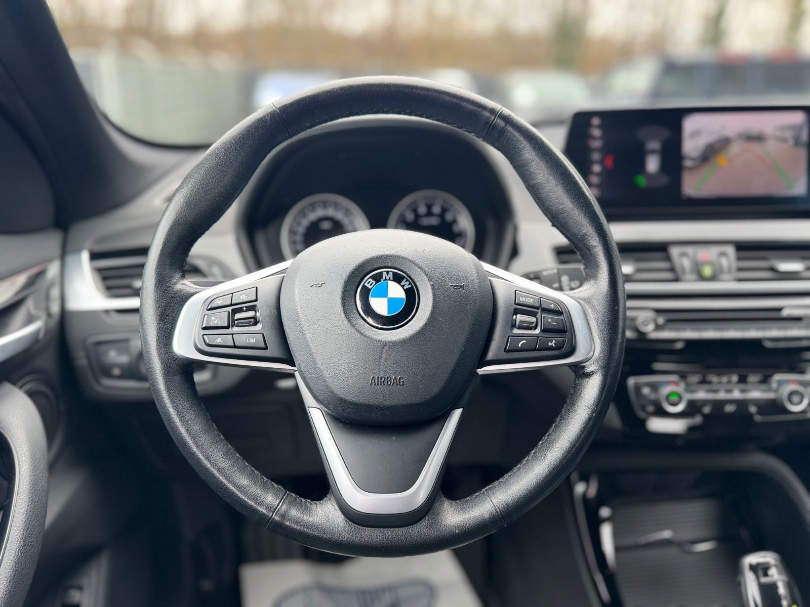 Fahrzeugabbildung BMW X1 xDrive 25 i XLINE*FACELIFT*1.HD*LED*LEDER*AUT