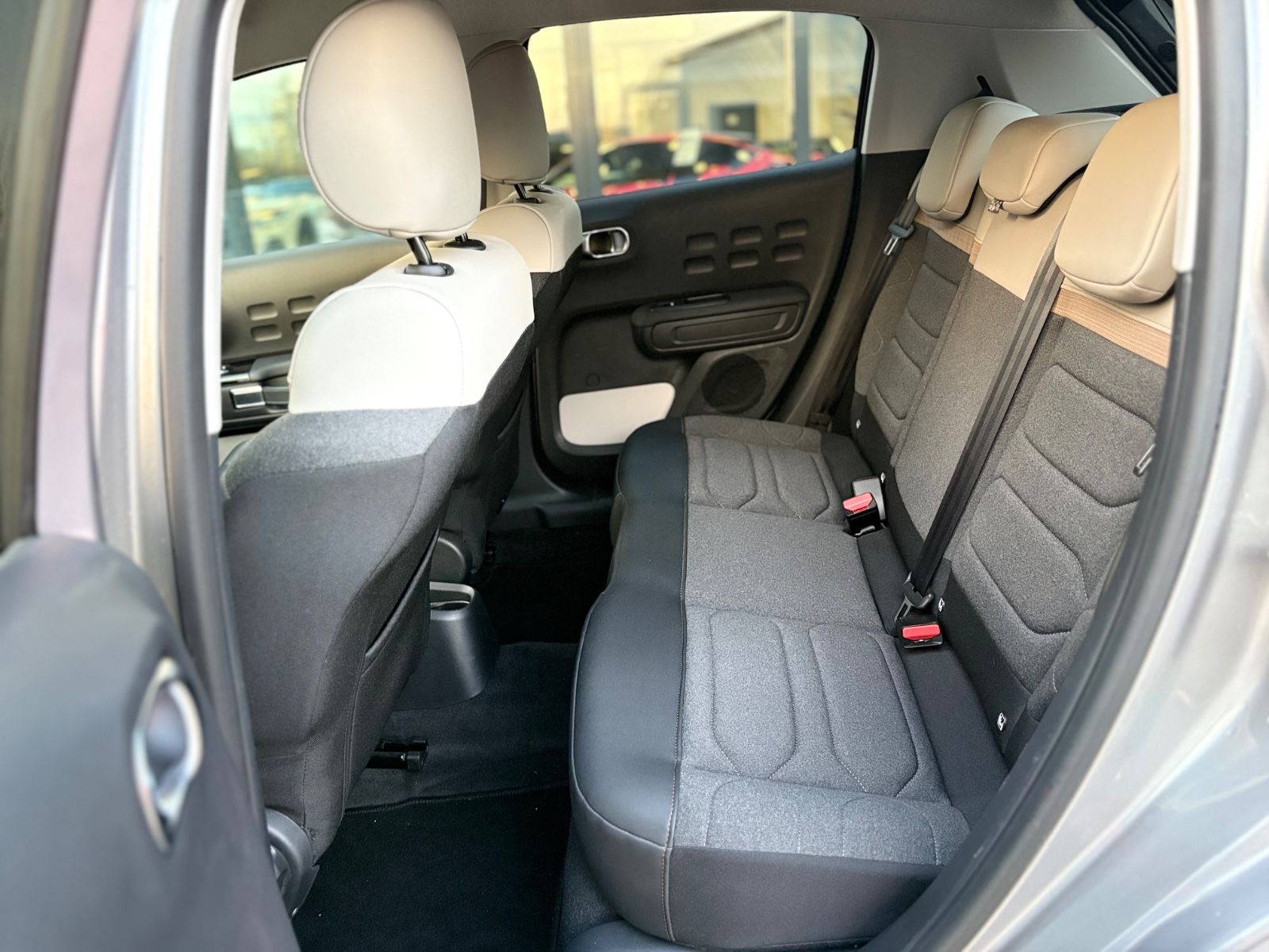 Fahrzeugabbildung Citroën C3 SHINE*STYLE PAKET*AUTOMATIK*KAMERA*NAVI*1.HD