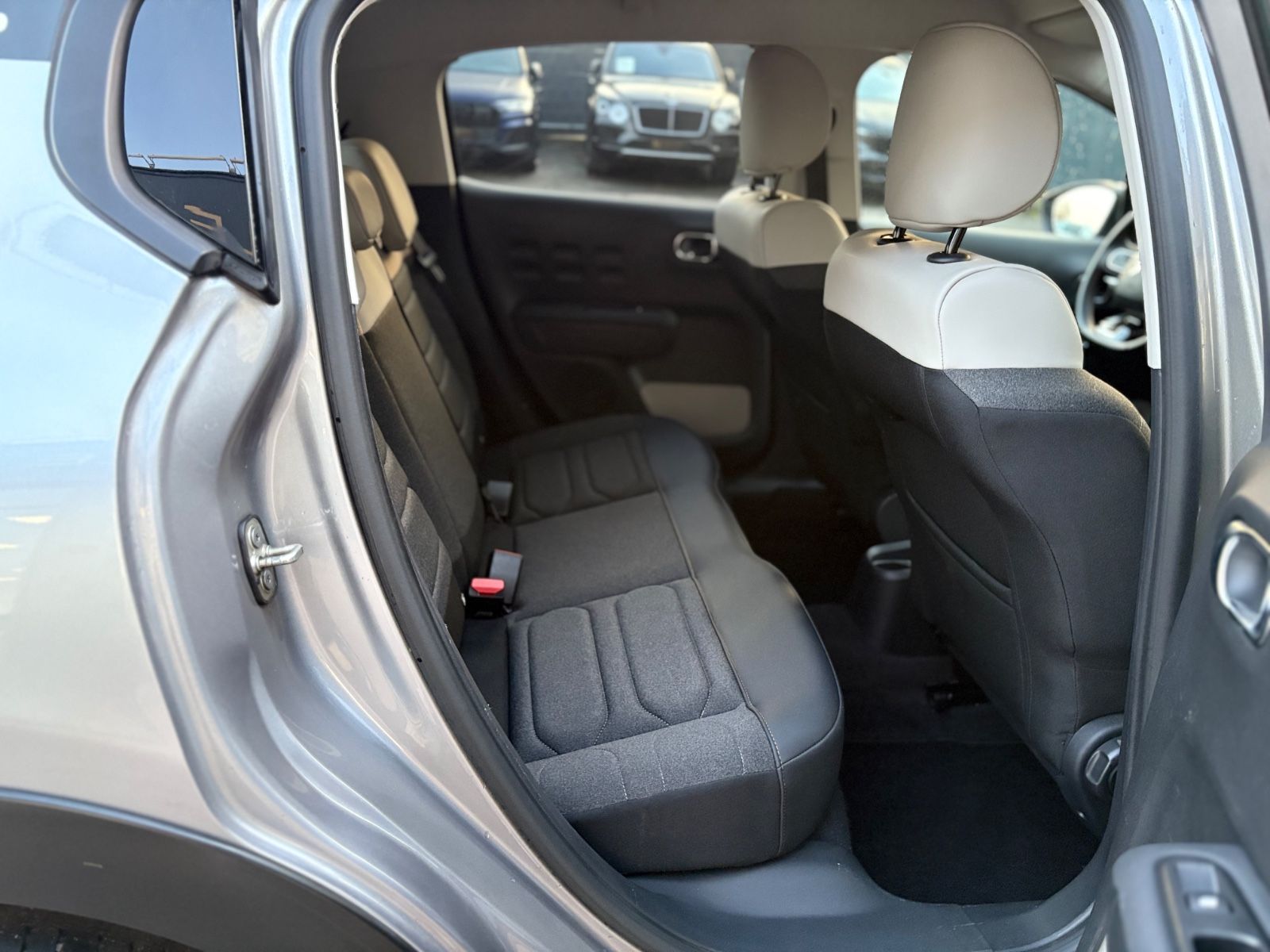 Fahrzeugabbildung Citroën C3 SHINE*STYLE PAKET*AUTOMATIK*KAMERA*NAVI*1.HD