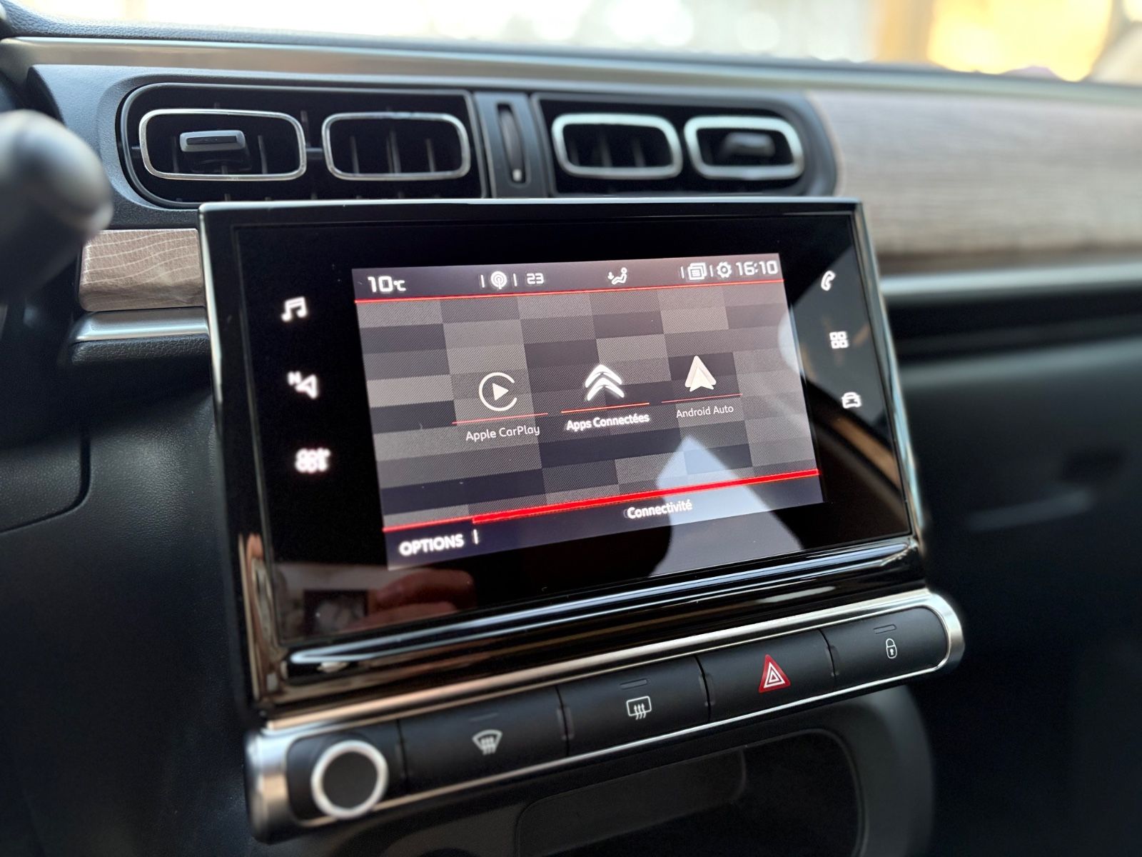 Fahrzeugabbildung Citroën C3 SHINE*STYLE PAKET*AUTOMATIK*KAMERA*NAVI*1.HD