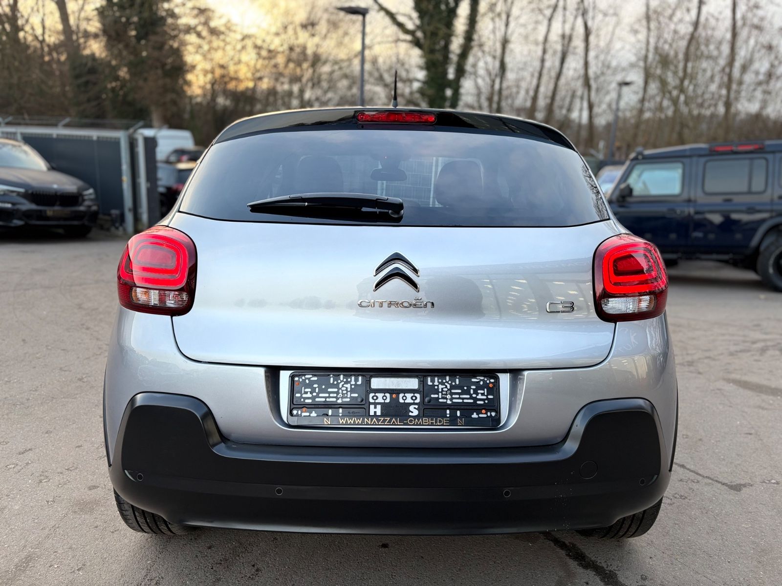 Fahrzeugabbildung Citroën C3 SHINE*STYLE PAKET*AUTOMATIK*KAMERA*NAVI*1.HD