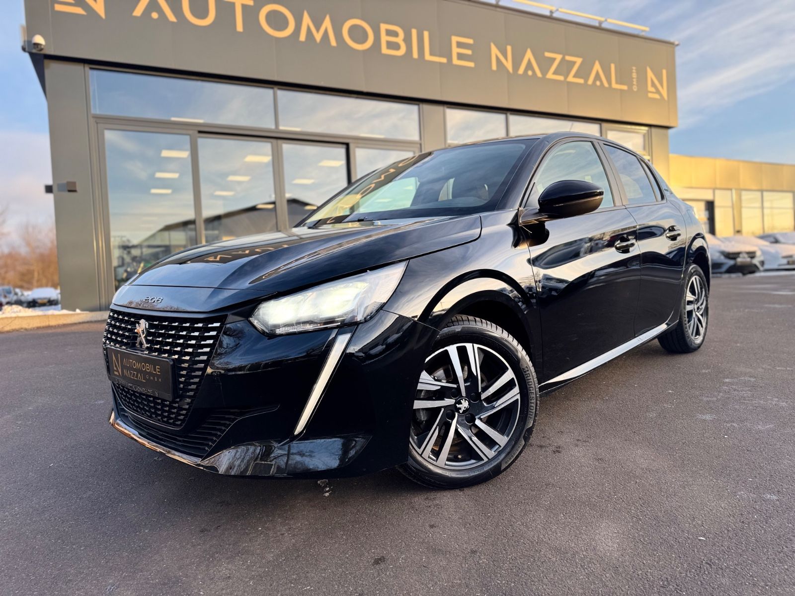 Fahrzeugabbildung Peugeot 208 STYLE PAKET*AUTOMATIK*LED*NAVI*R-KAMERA*