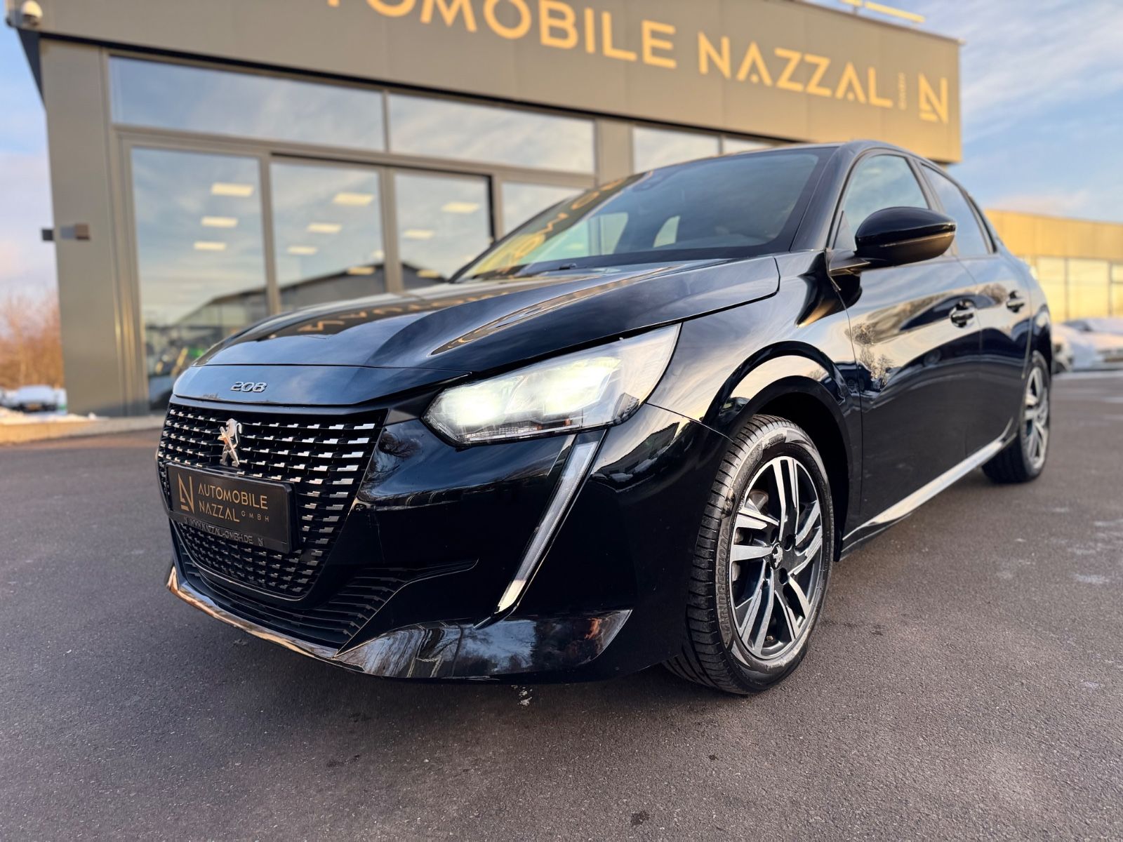 Fahrzeugabbildung Peugeot 208 STYLE PAKET*AUTOMATIK*LED*NAVI*R-KAMERA*