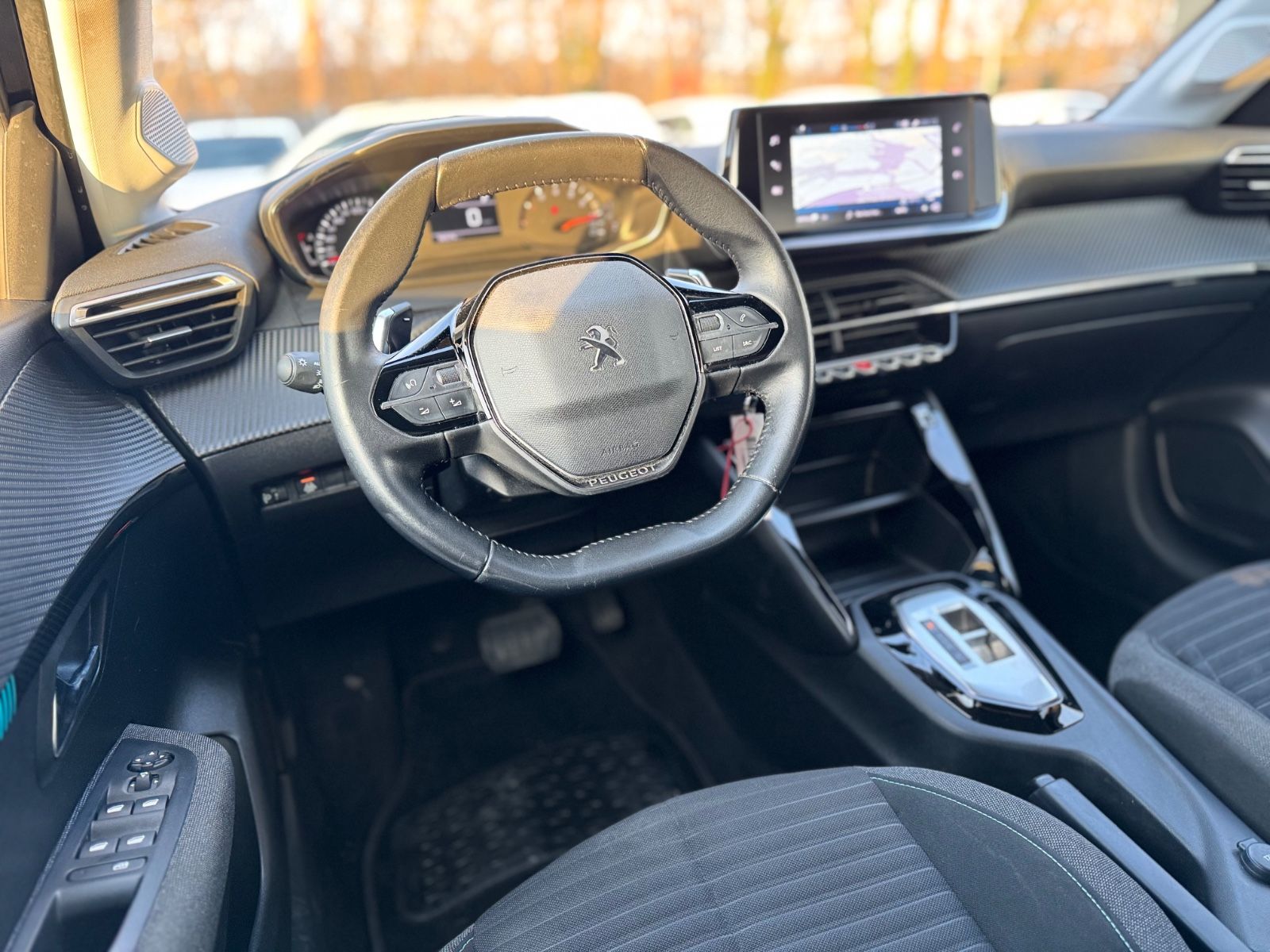 Fahrzeugabbildung Peugeot 208 STYLE PAKET*AUTOMATIK*LED*NAVI*R-KAMERA*