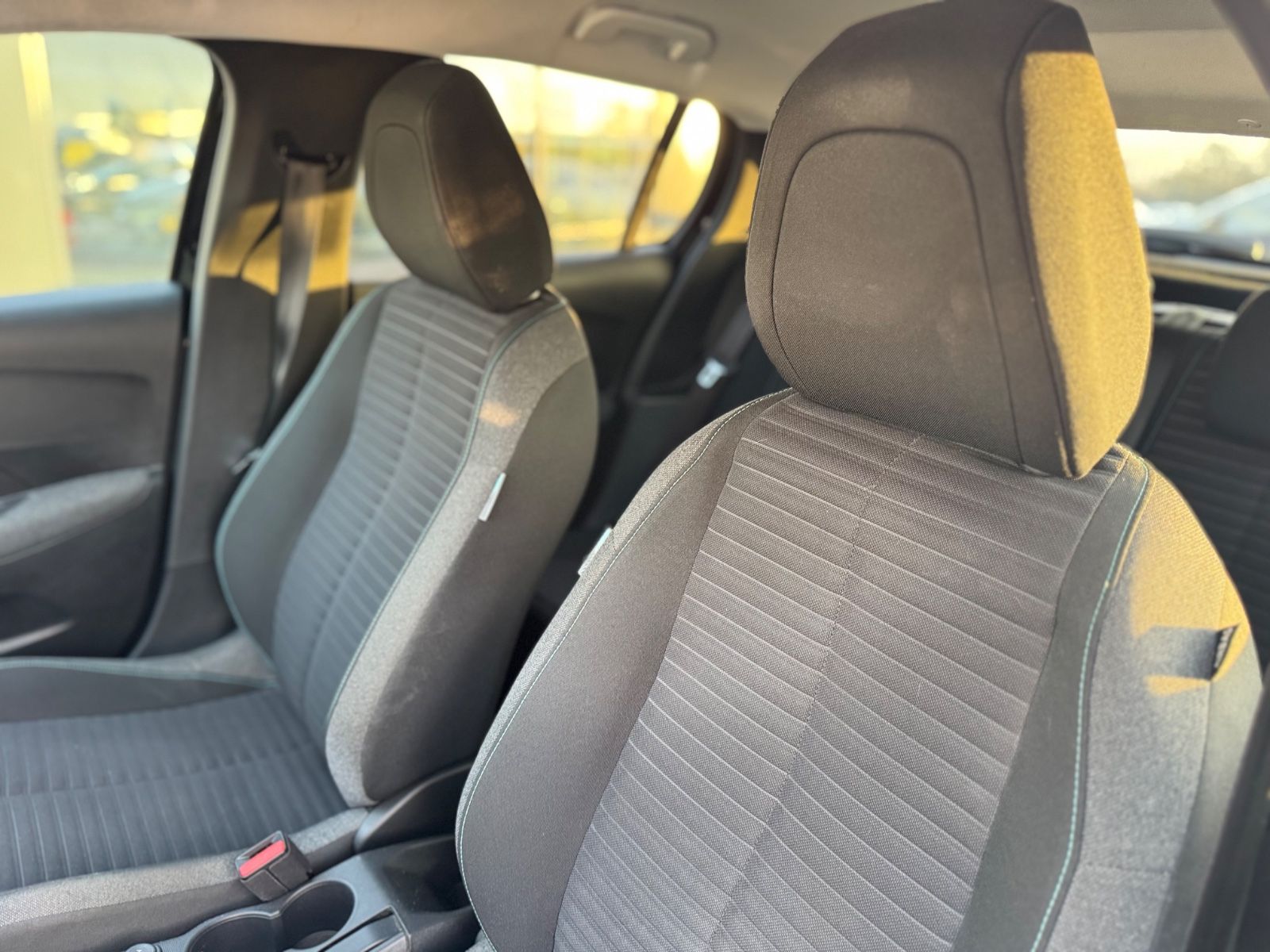 Fahrzeugabbildung Peugeot 208 STYLE PAKET*AUTOMATIK*LED*NAVI*R-KAMERA*