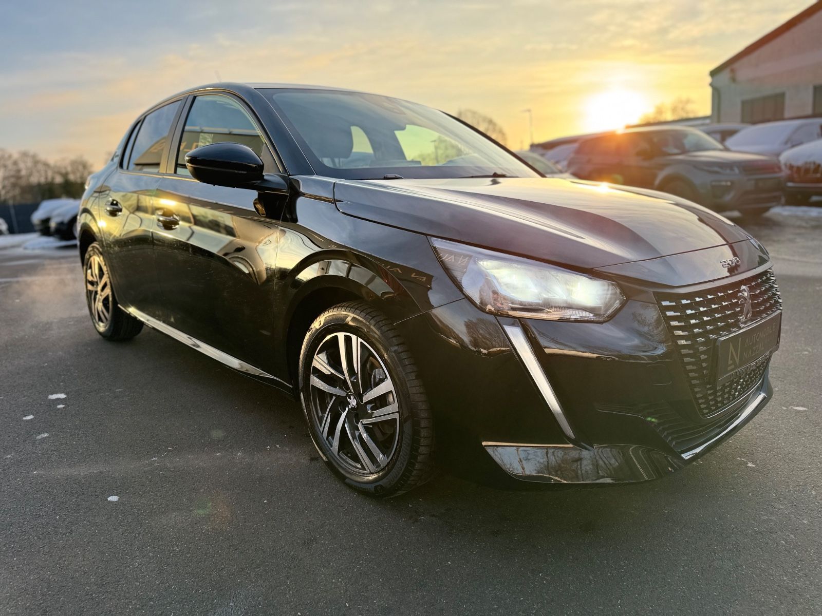 Fahrzeugabbildung Peugeot 208 STYLE PAKET*AUTOMATIK*LED*NAVI*R-KAMERA*