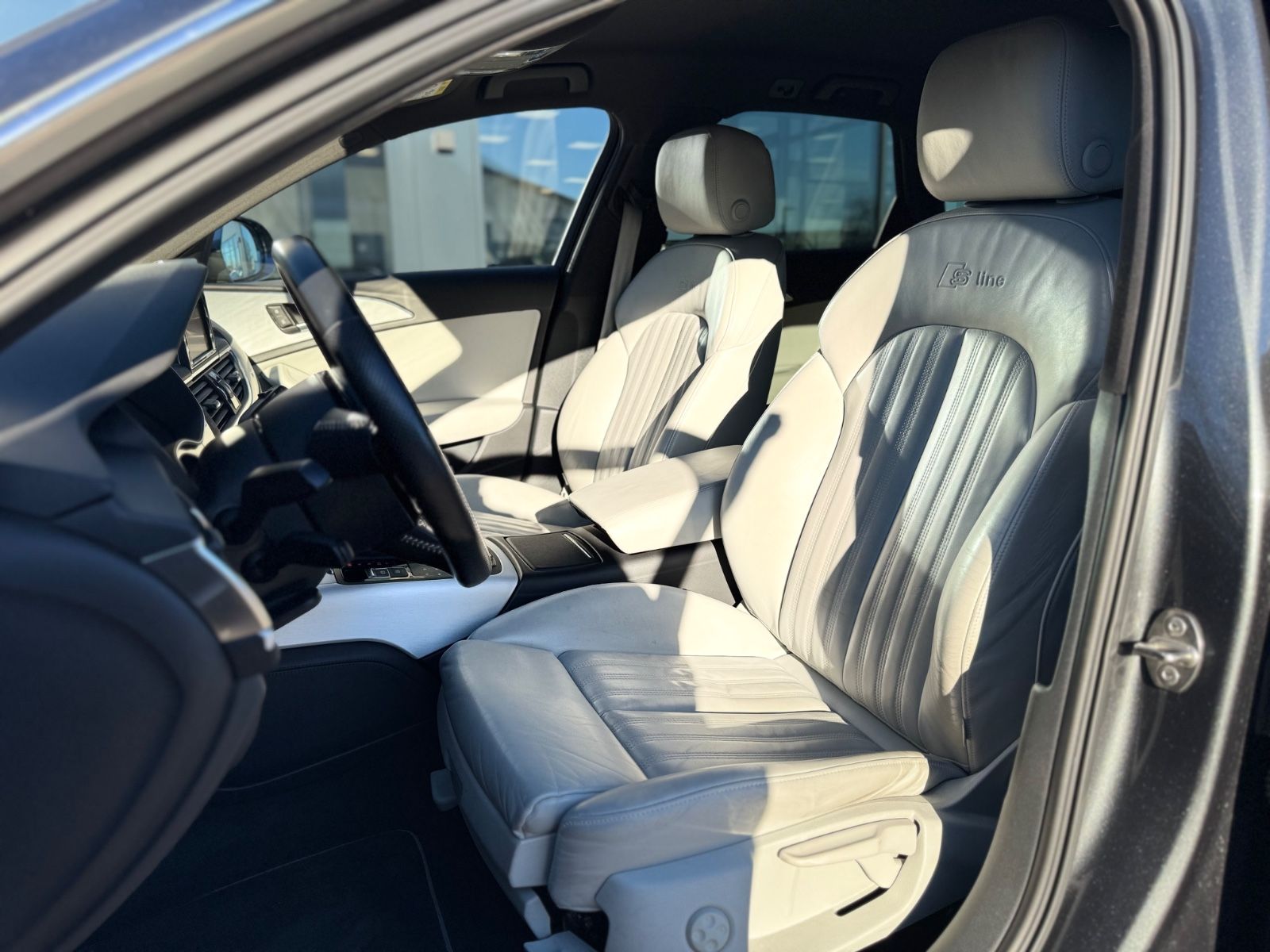 Fahrzeugabbildung Audi A6 AVANT 3.0 TDI QUATTRO*S-LINE*LED*2.HD*LUFT*