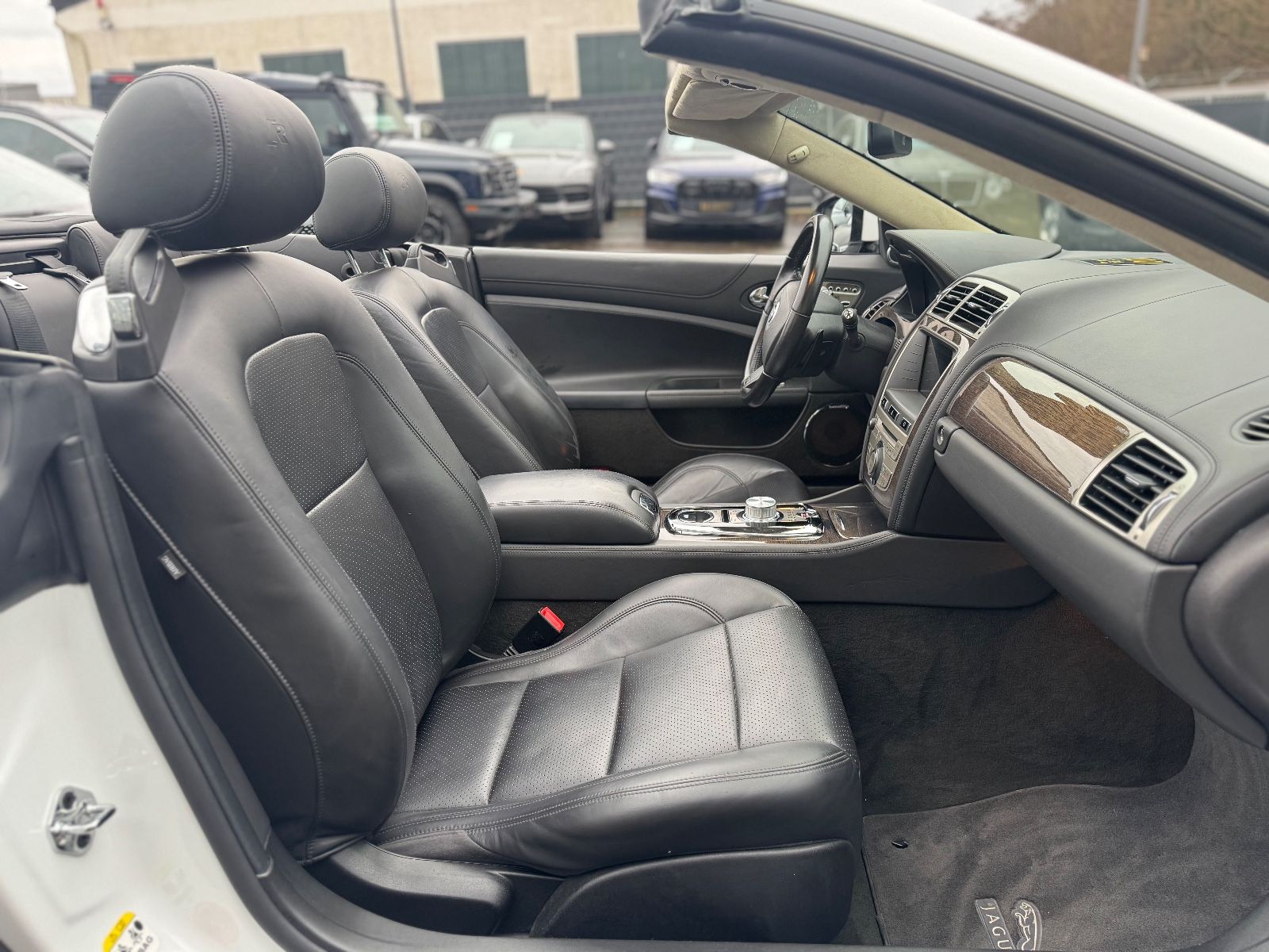 Fahrzeugabbildung Jaguar XKR CABRIO 5.0 V8 KOMPRESSOR *B&W*LEDER*NAVI*