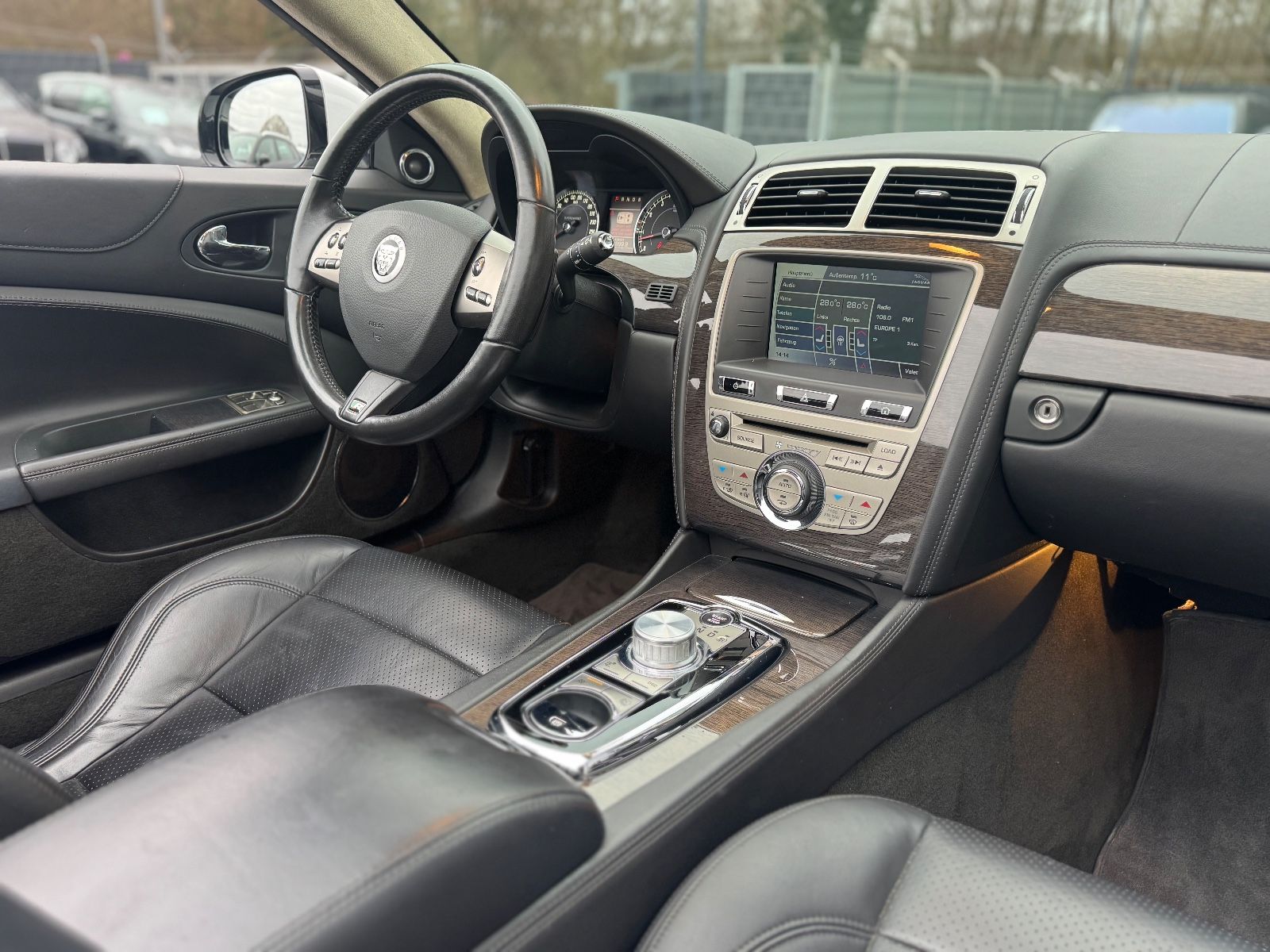 Fahrzeugabbildung Jaguar XKR CABRIO 5.0 V8 KOMPRESSOR *B&W*LEDER*NAVI*