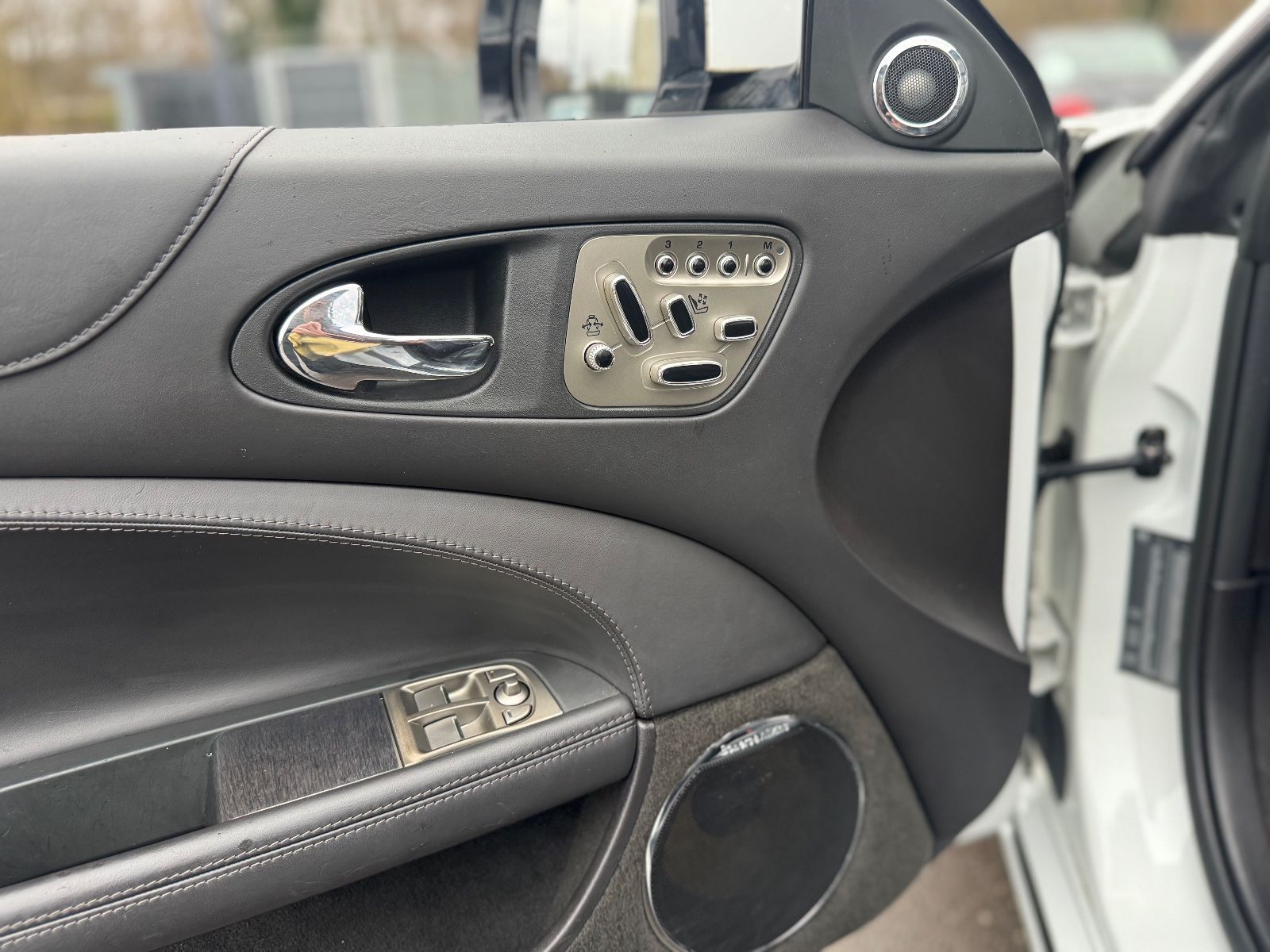 Fahrzeugabbildung Jaguar XKR CABRIO 5.0 V8 KOMPRESSOR *B&W*LEDER*NAVI*