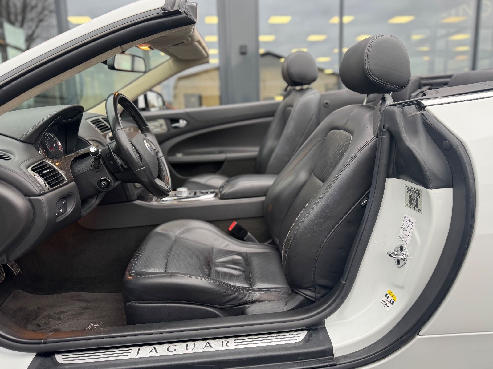 Fahrzeugabbildung Jaguar XKR CABRIO 5.0 V8 KOMPRESSOR *B&W*LEDER*NAVI*