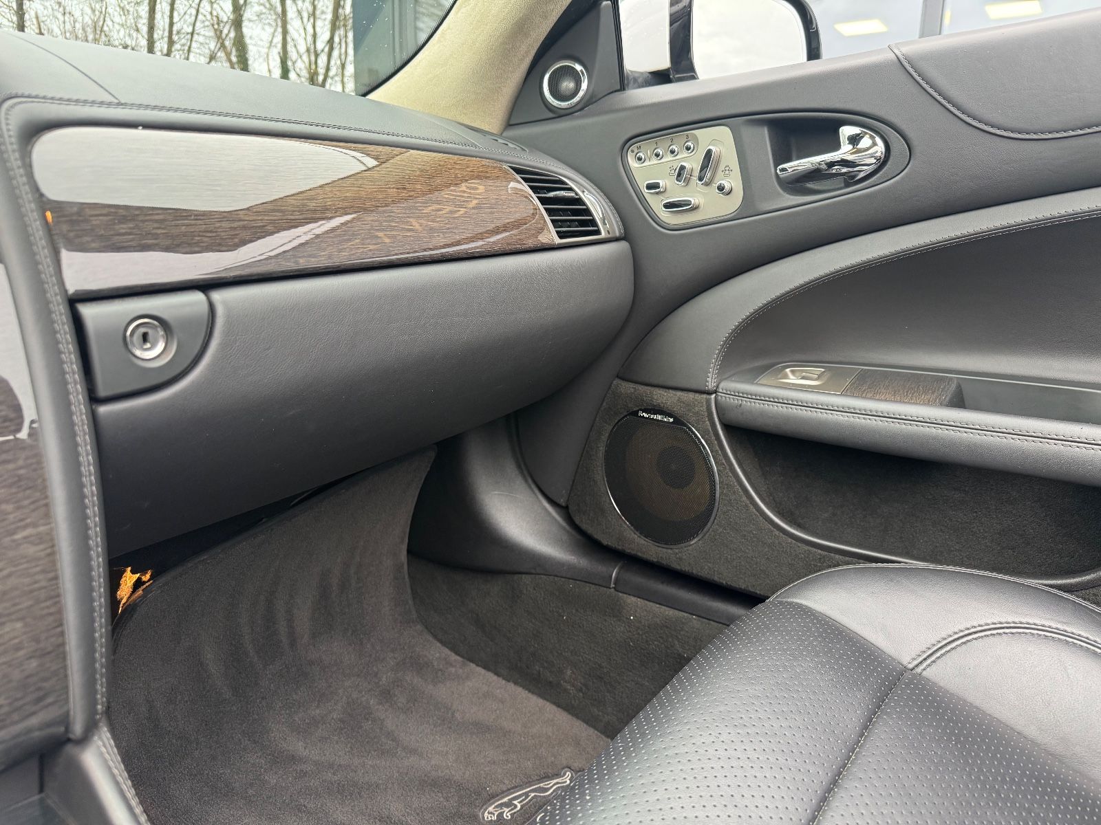 Fahrzeugabbildung Jaguar XKR CABRIO 5.0 V8 KOMPRESSOR *B&W*LEDER*NAVI*