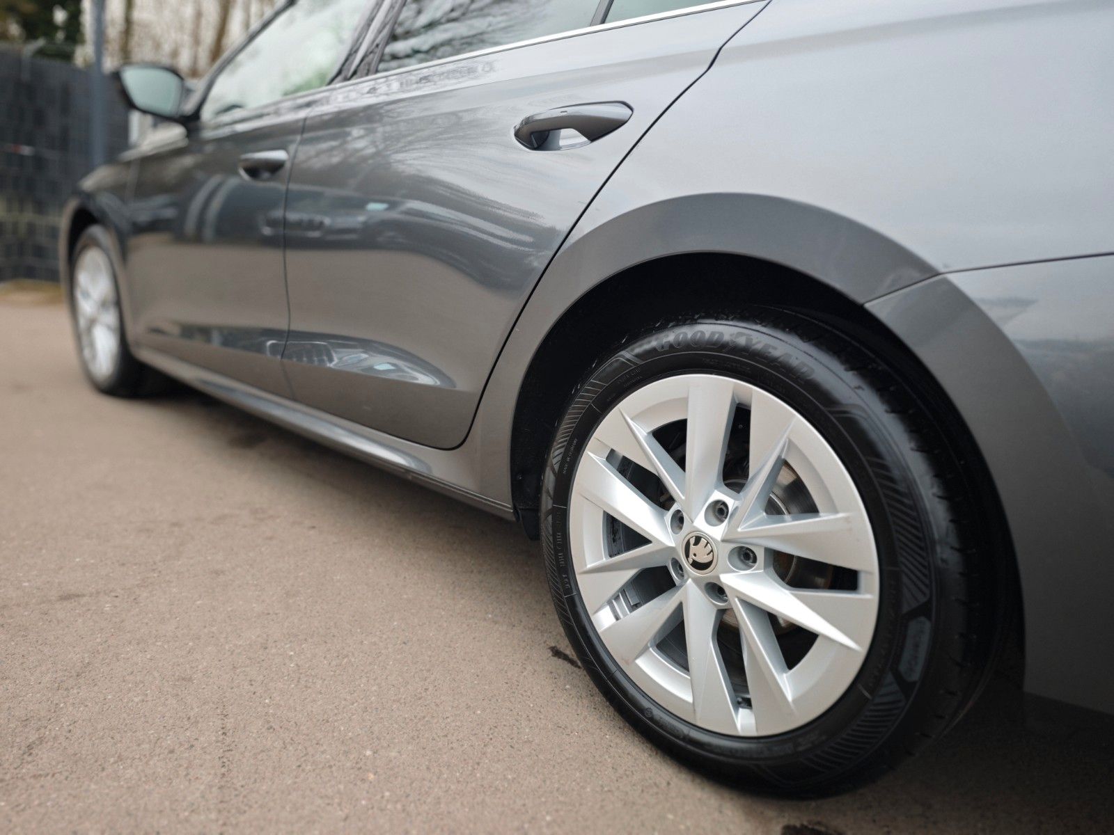 Fahrzeugabbildung SKODA OCTAVIA*APPLE CAR*NAVI*SHZ*VOLL LED*VIRTUAL*