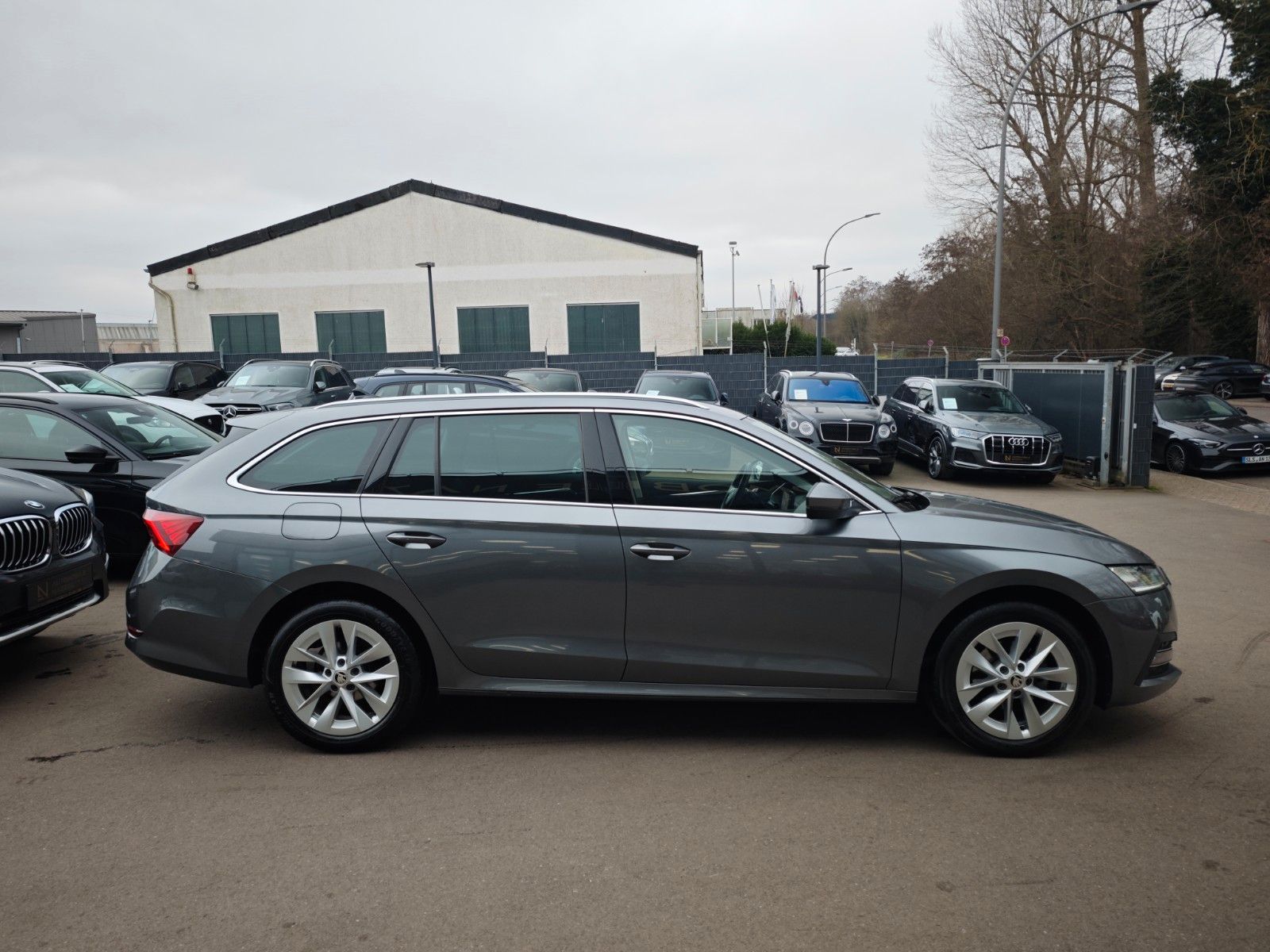 Fahrzeugabbildung SKODA OCTAVIA*APPLE CAR*NAVI*SHZ*VOLL LED*VIRTUAL*