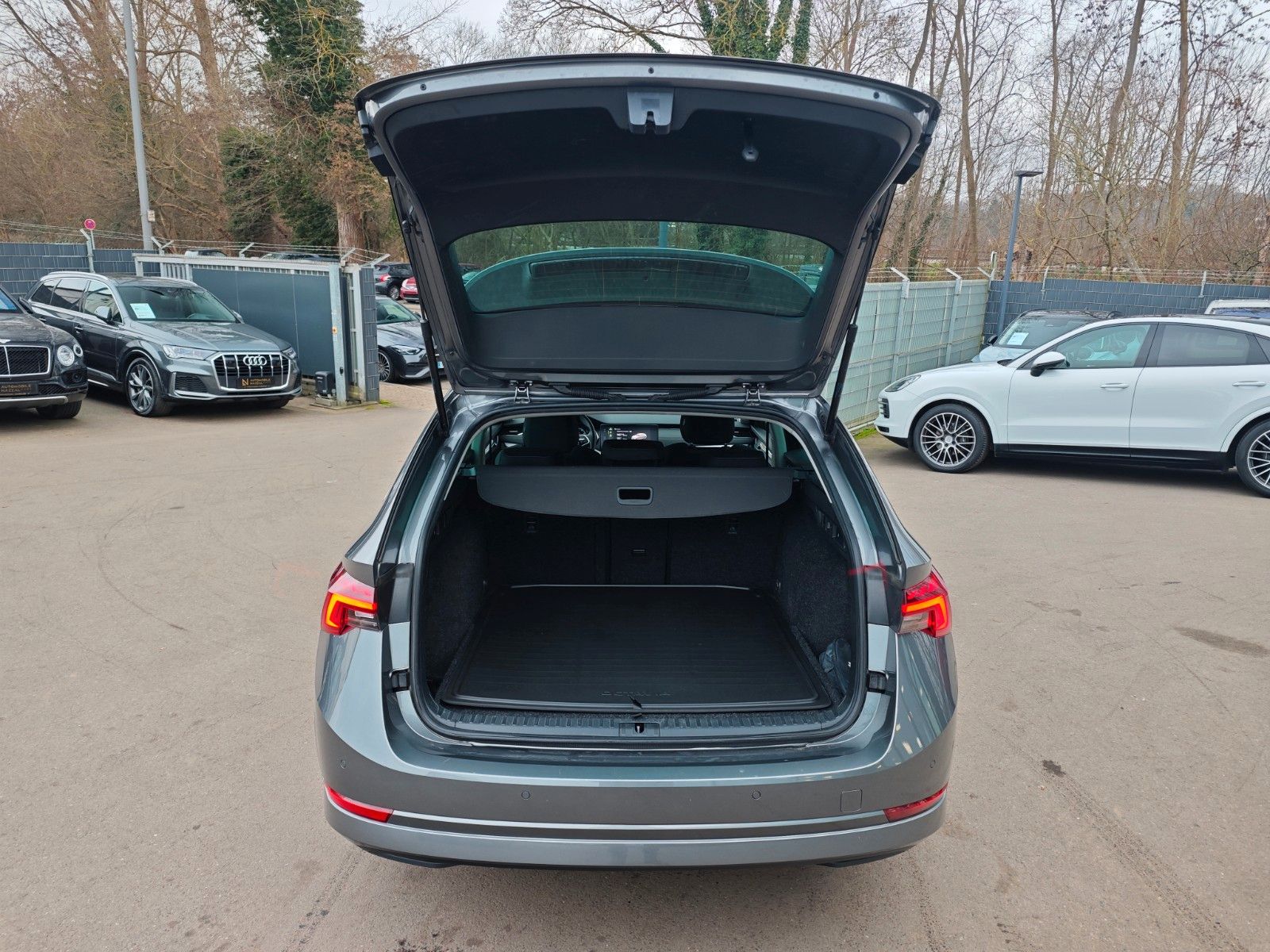 Fahrzeugabbildung SKODA OCTAVIA*APPLE CAR*NAVI*SHZ*VOLL LED*VIRTUAL*