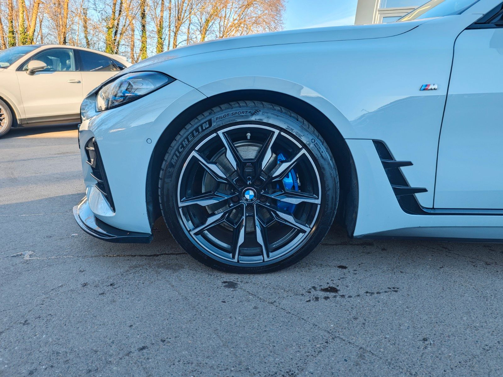 Fahrzeugabbildung BMW M440 i xDrive*EL.SD*SHADOW*BMW LIVE*LEDER*KREIDE