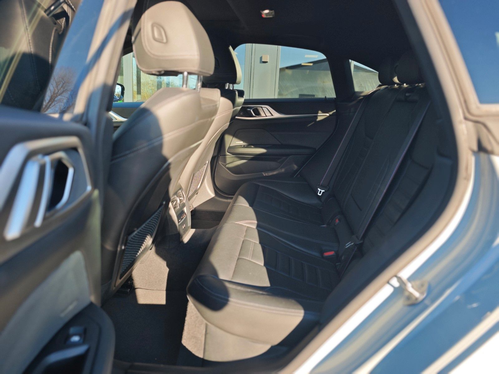 Fahrzeugabbildung BMW M440 i xDrive*EL.SD*SHADOW*BMW LIVE*LEDER*KREIDE