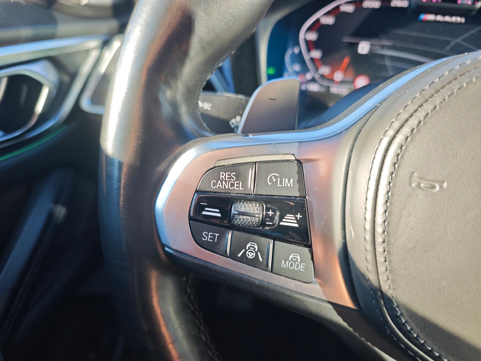 Fahrzeugabbildung BMW M440 i xDrive*EL.SD*SHADOW*BMW LIVE*LEDER*KREIDE