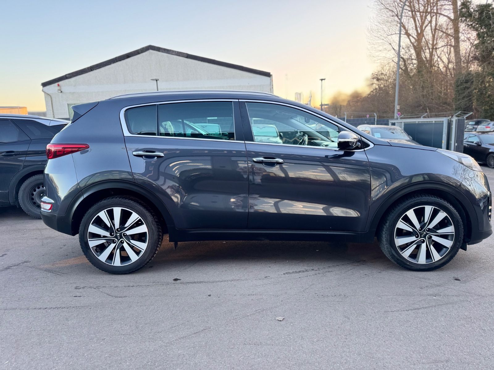 Fahrzeugabbildung Kia SPORTAGE STYLE PAKET*AUT*PANO*LEDER*KAMERA*2.HD*