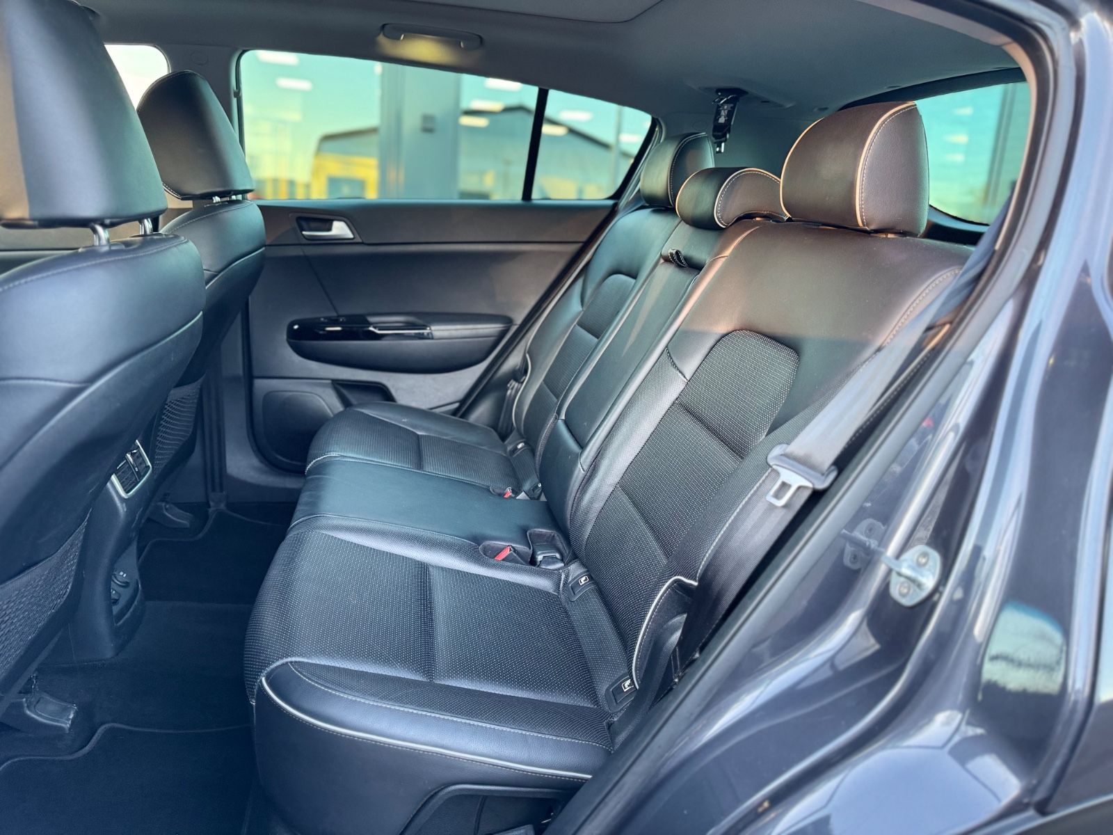 Fahrzeugabbildung Kia SPORTAGE STYLE PAKET*AUT*PANO*LEDER*KAMERA*2.HD*