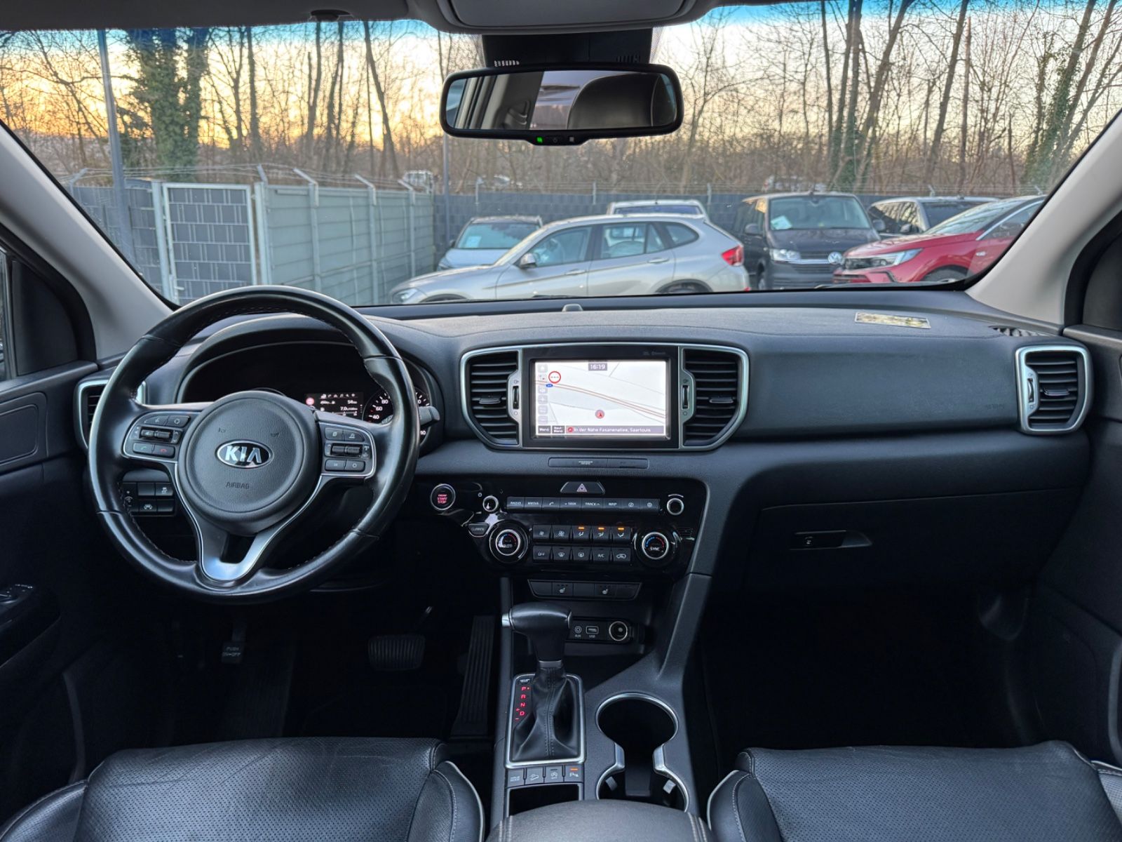 Fahrzeugabbildung Kia SPORTAGE STYLE PAKET*AUT*PANO*LEDER*KAMERA*2.HD*