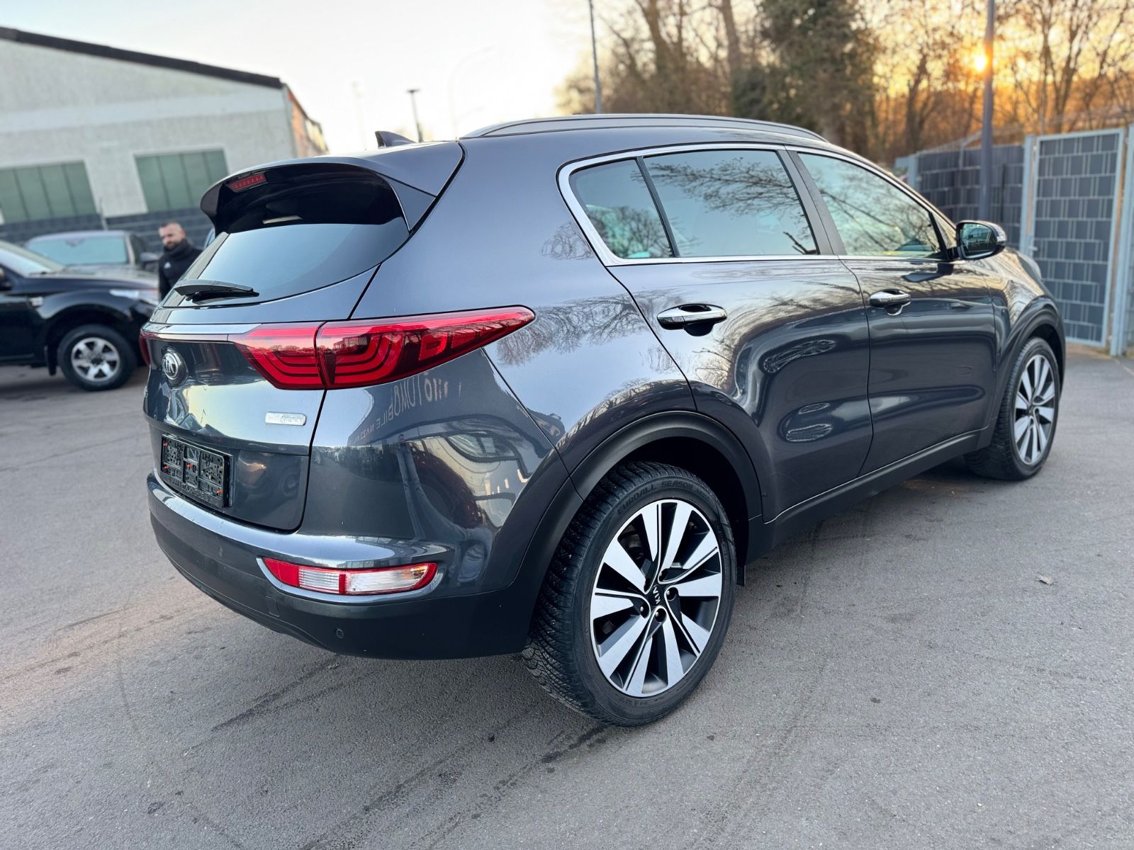 Fahrzeugabbildung Kia SPORTAGE STYLE PAKET*AUT*PANO*LEDER*KAMERA*2.HD*