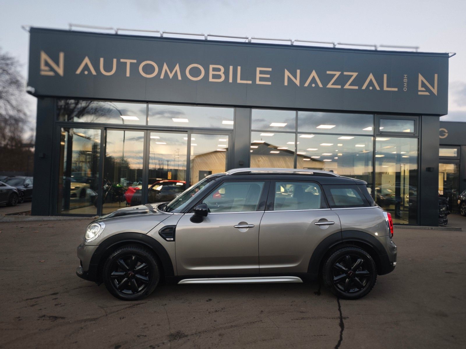 Fahrzeugabbildung MINI COOPER COUNTRYMAN *AUT*FACELIFT*PANO*NAVI*2.HD