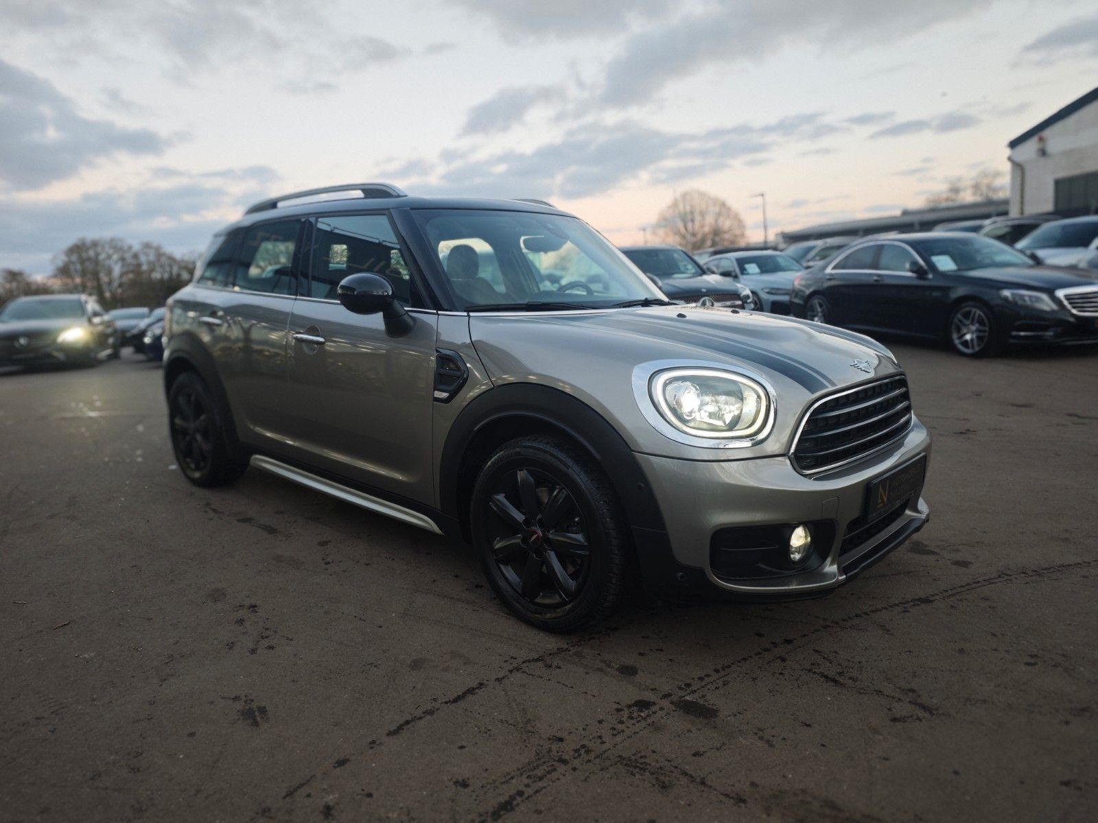 Fahrzeugabbildung MINI COOPER COUNTRYMAN *AUT*FACELIFT*PANO*NAVI*2.HD