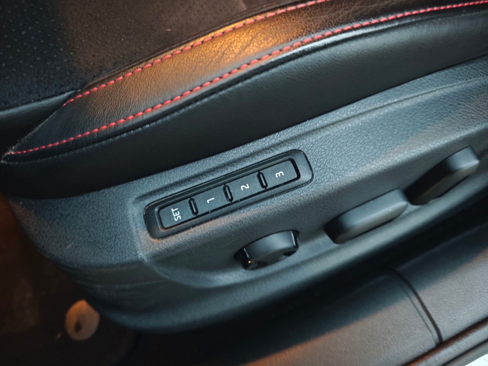 Fahrzeugabbildung SKODA OCTAVIA RS 4X4*AUT*SCHALENSITZE*KAMERA*4XSHZ*