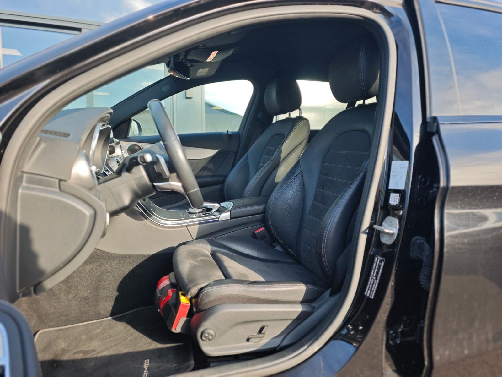 Fahrzeugabbildung Mercedes-Benz C 300 E PLUG IN *AMG-LINE*NIGHT EDITION*LED*2.HD