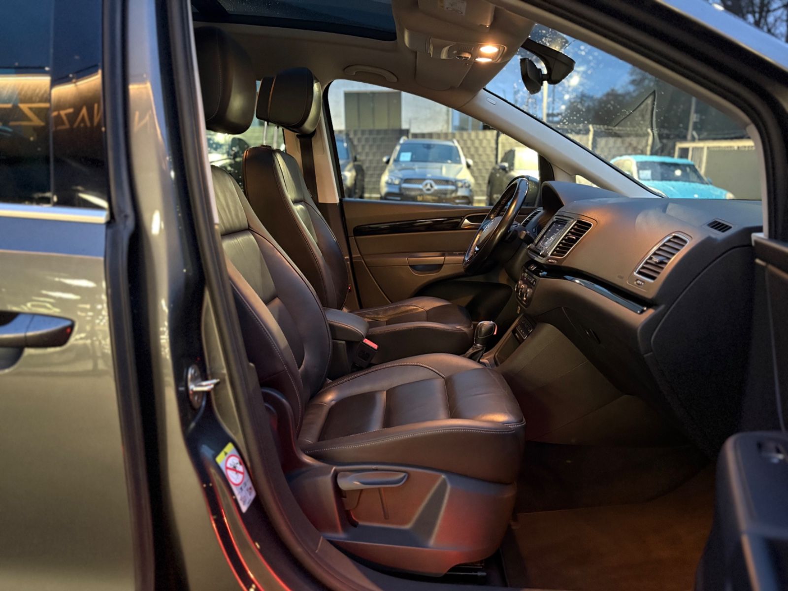 Fahrzeugabbildung Volkswagen SHARAN HIGHLINE*AUT*PANO*7 SITZER*EL TÜREN*2.HD*