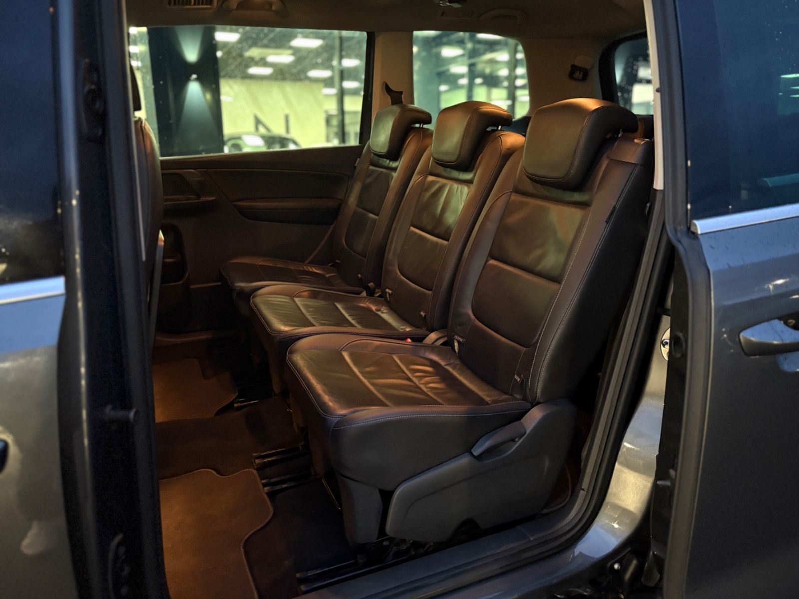 Fahrzeugabbildung Volkswagen SHARAN HIGHLINE*AUT*PANO*7 SITZER*EL TÜREN*2.HD*