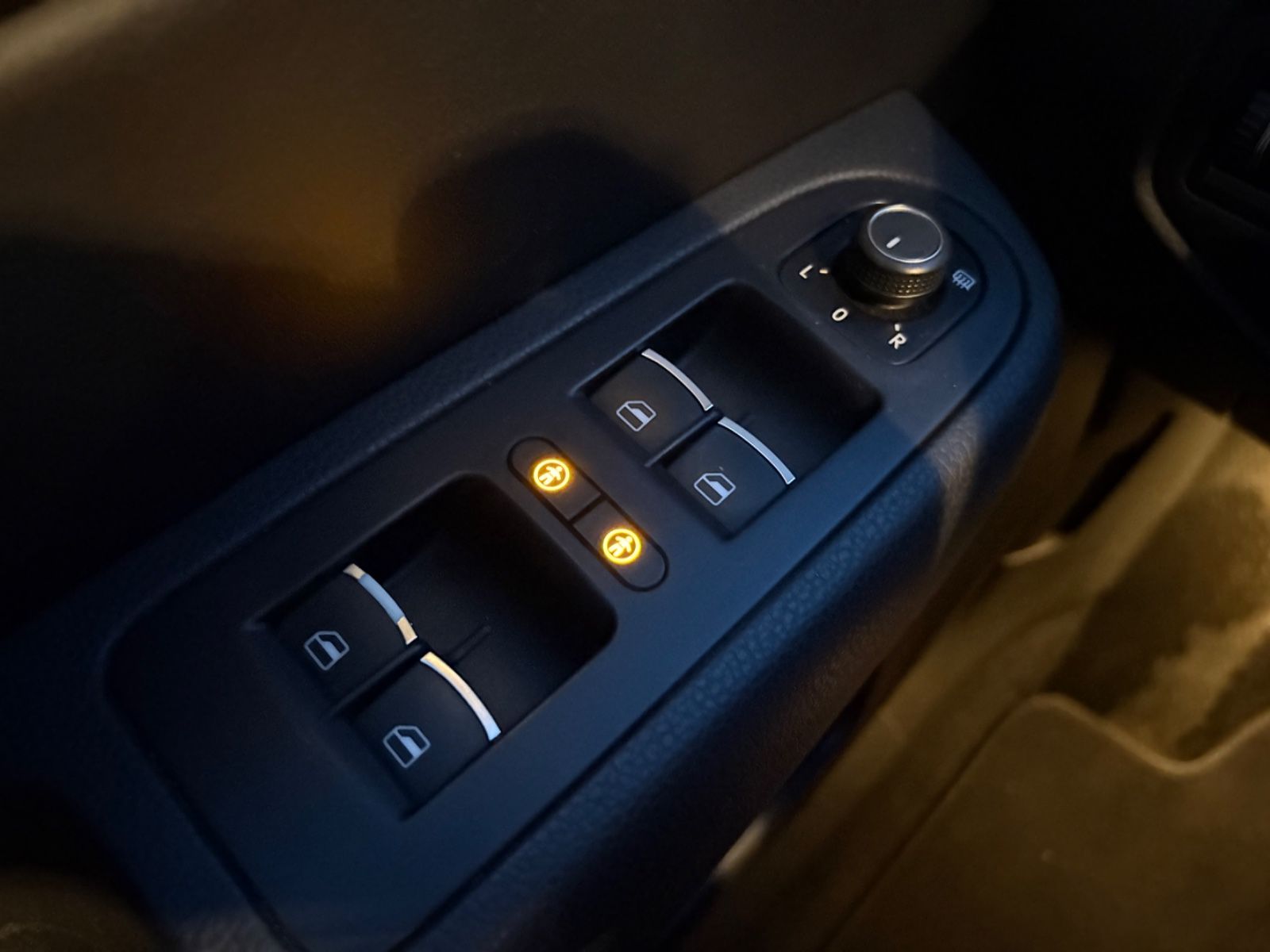 Fahrzeugabbildung Volkswagen SHARAN HIGHLINE*AUT*PANO*7 SITZER*EL TÜREN*2.HD*