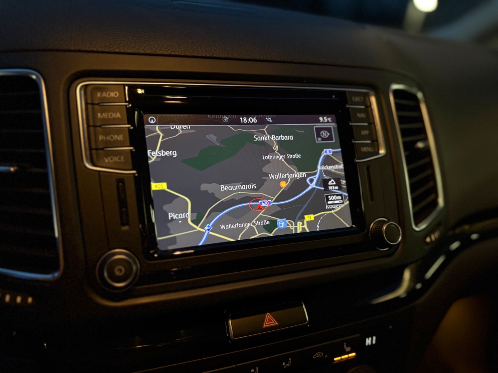 Fahrzeugabbildung Volkswagen SHARAN HIGHLINE*AUT*PANO*7 SITZER*EL TÜREN*2.HD*