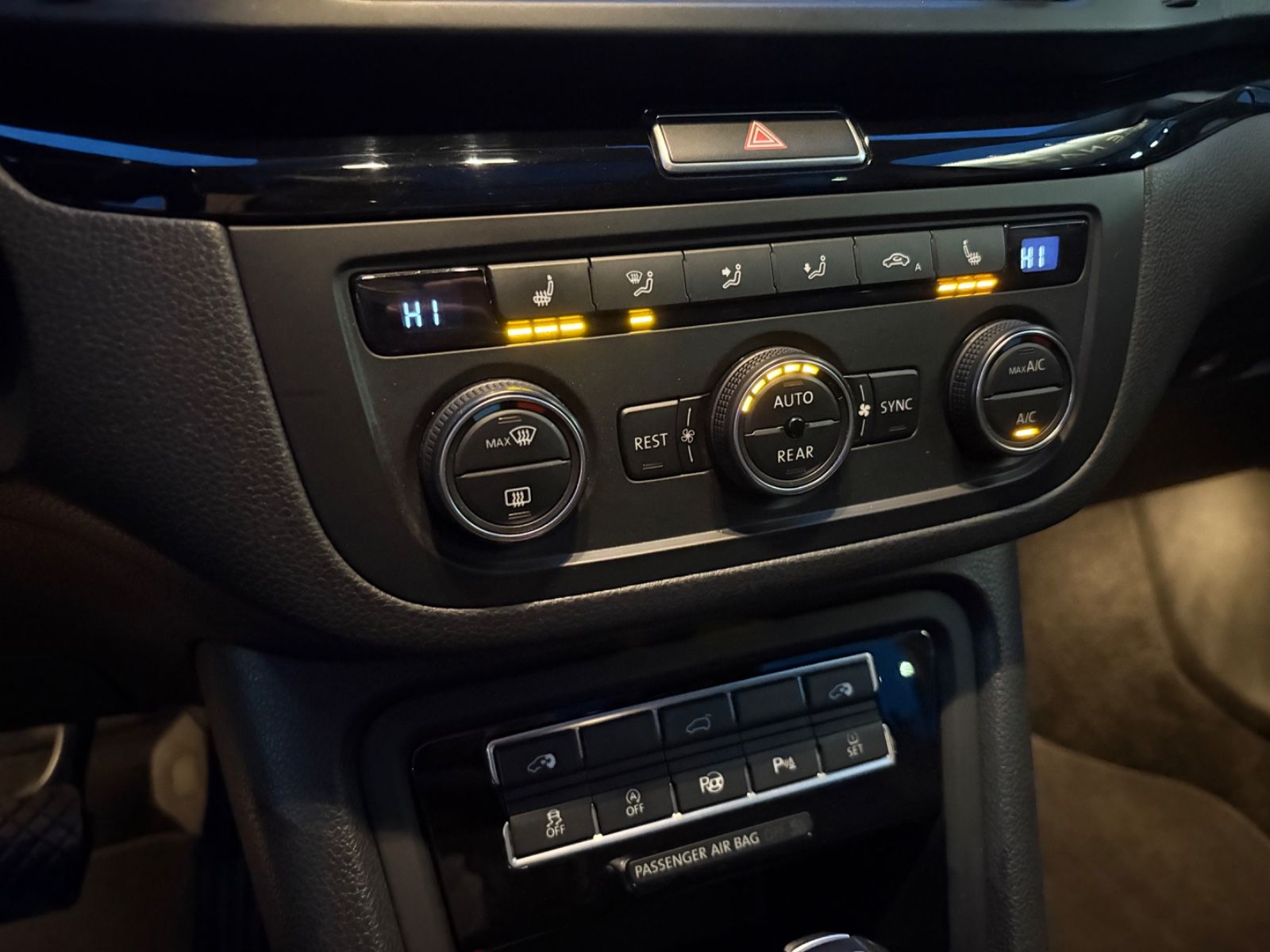 Fahrzeugabbildung Volkswagen SHARAN HIGHLINE*AUT*PANO*7 SITZER*EL TÜREN*2.HD*