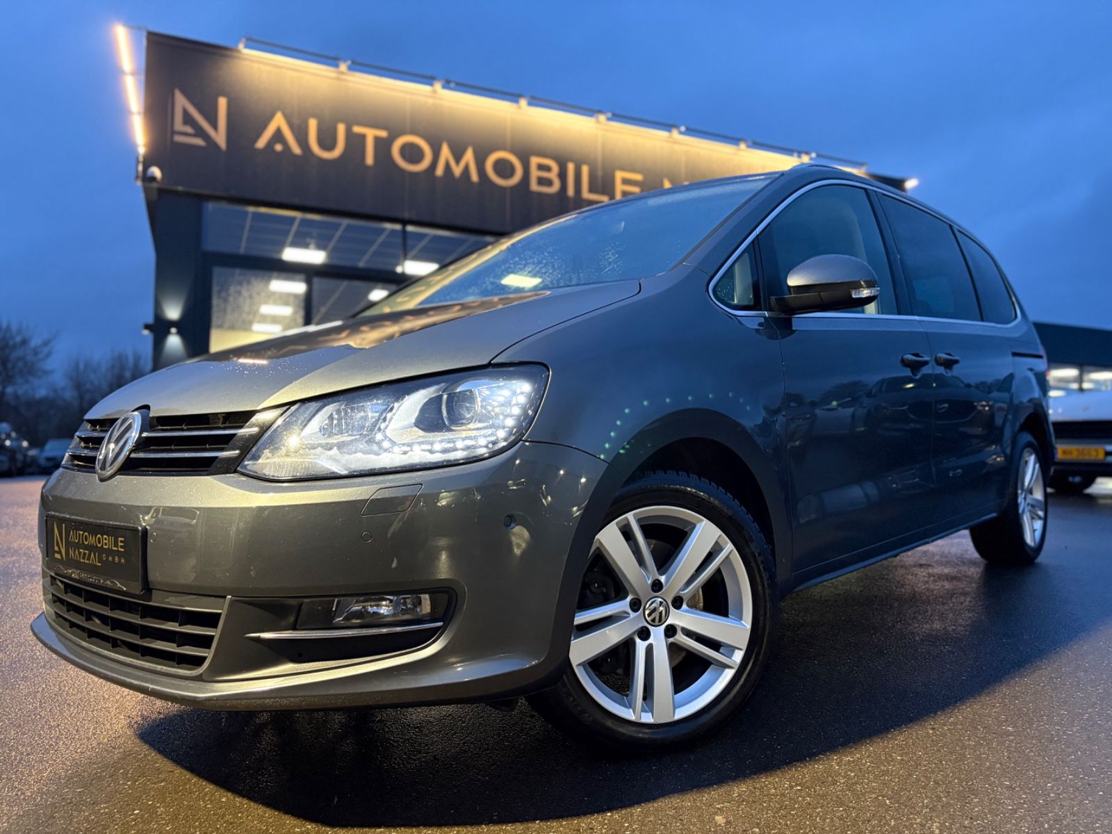 Fahrzeugabbildung Volkswagen SHARAN HIGHLINE*AUT*PANO*7 SITZER*EL TÜREN*2.HD*